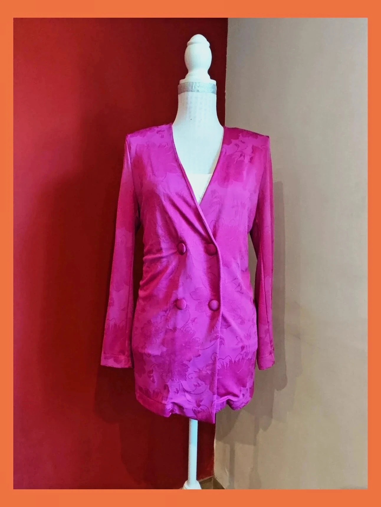 🌺Preciosa blazer fucsia de verano con estampado integrado