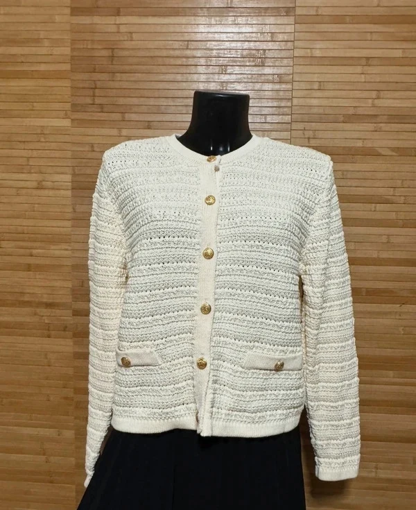 Divino cárdigan color crema marca papaya talla 44 😍