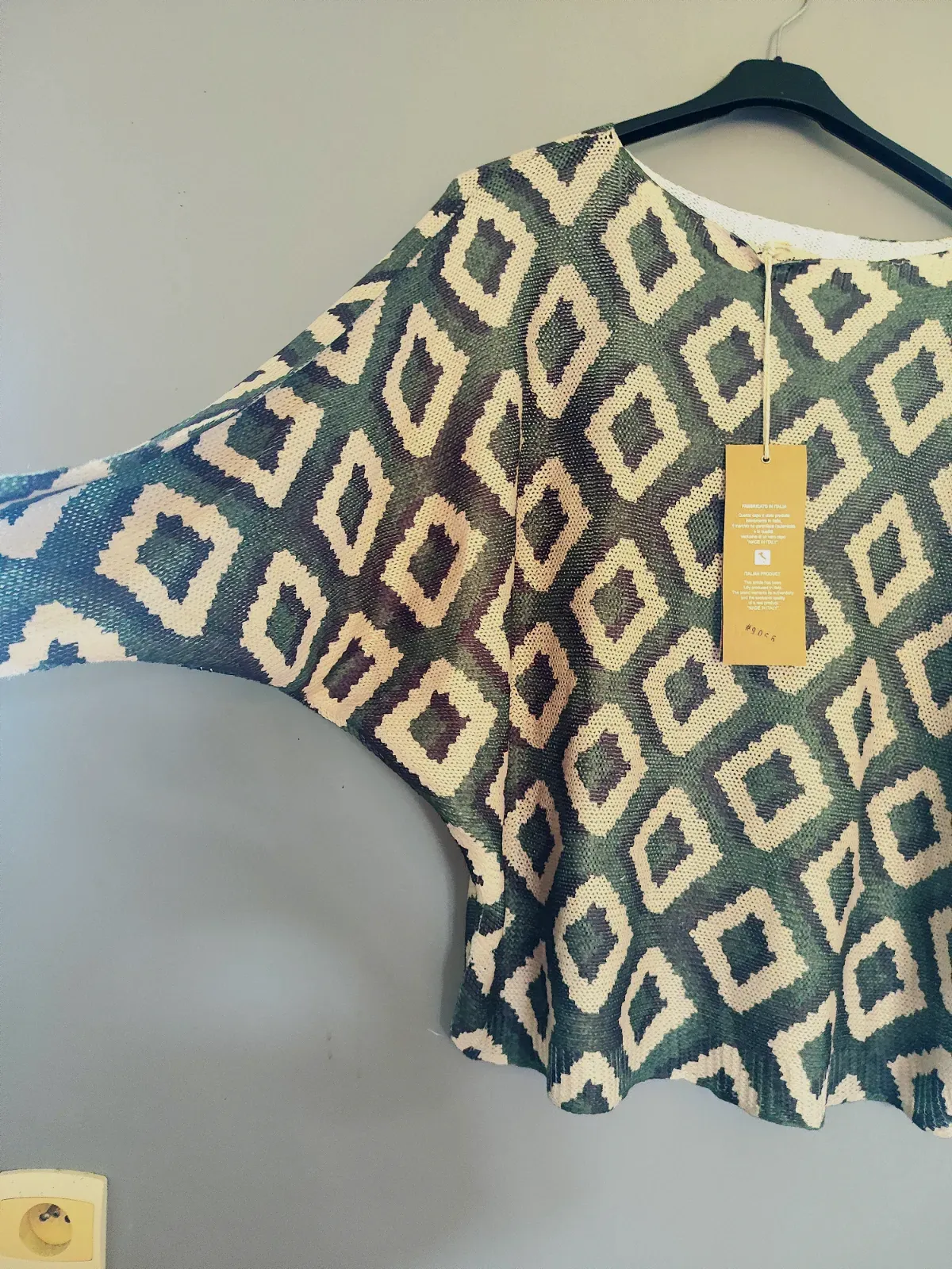 Pull léger oversize motifs losanges vert et beige – Capucine moda – taille Taille unique 3