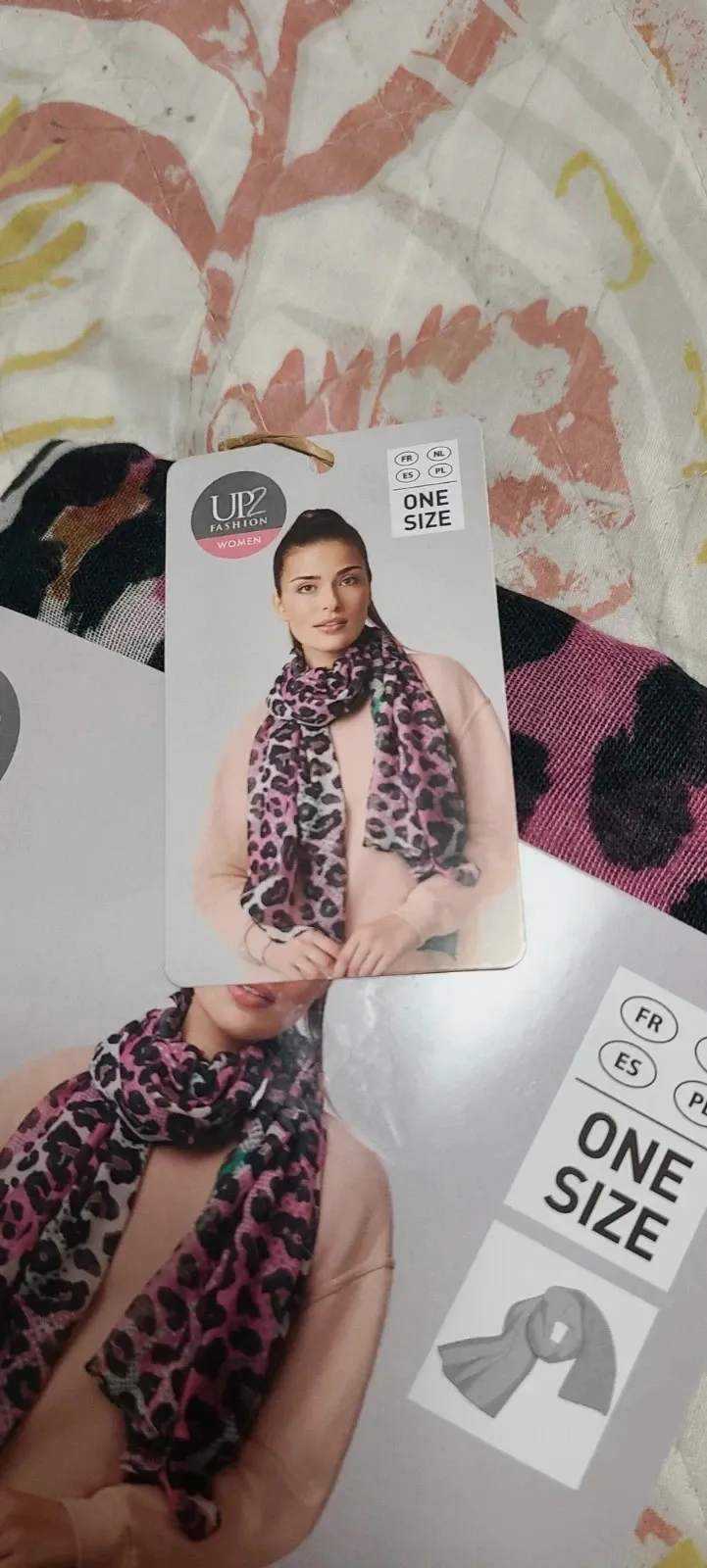 Pañuelo de cuello TU con etiquetas – UP2 2
