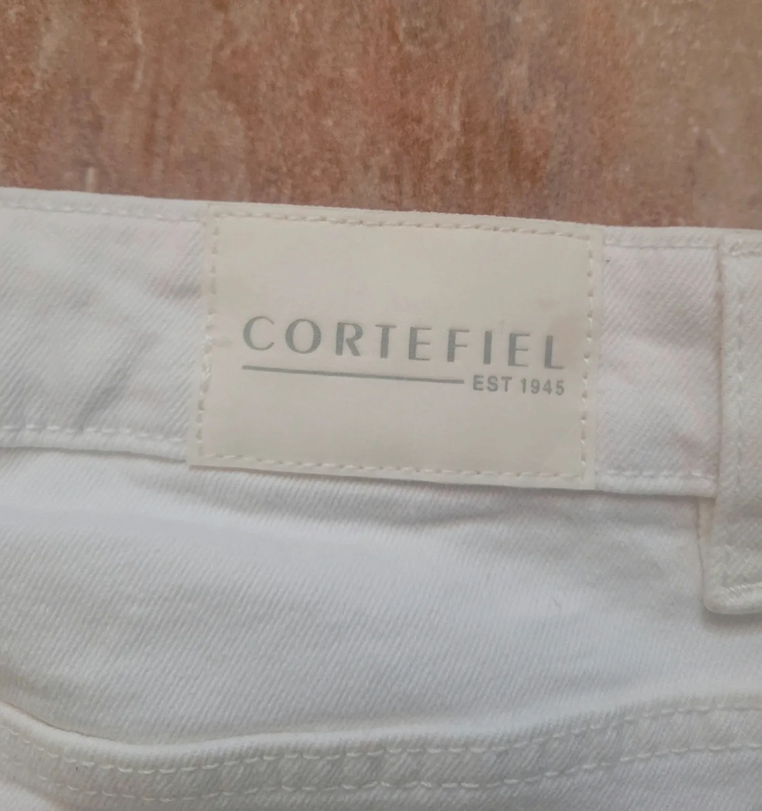 Falda vaquera midi blanca de Cortefiel - Talla M – Cortefiel – taille M / 38 / 10 4