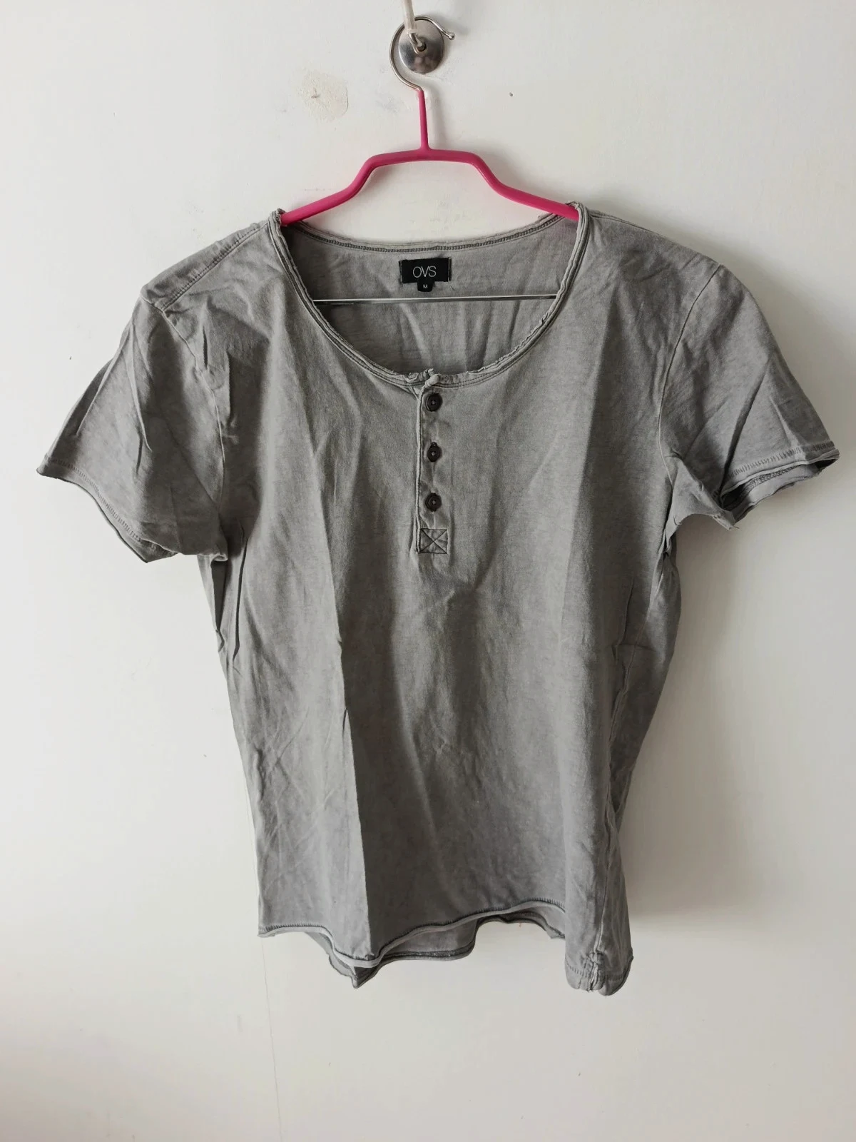 💛Je vends ce t-shirt OVS gris💛