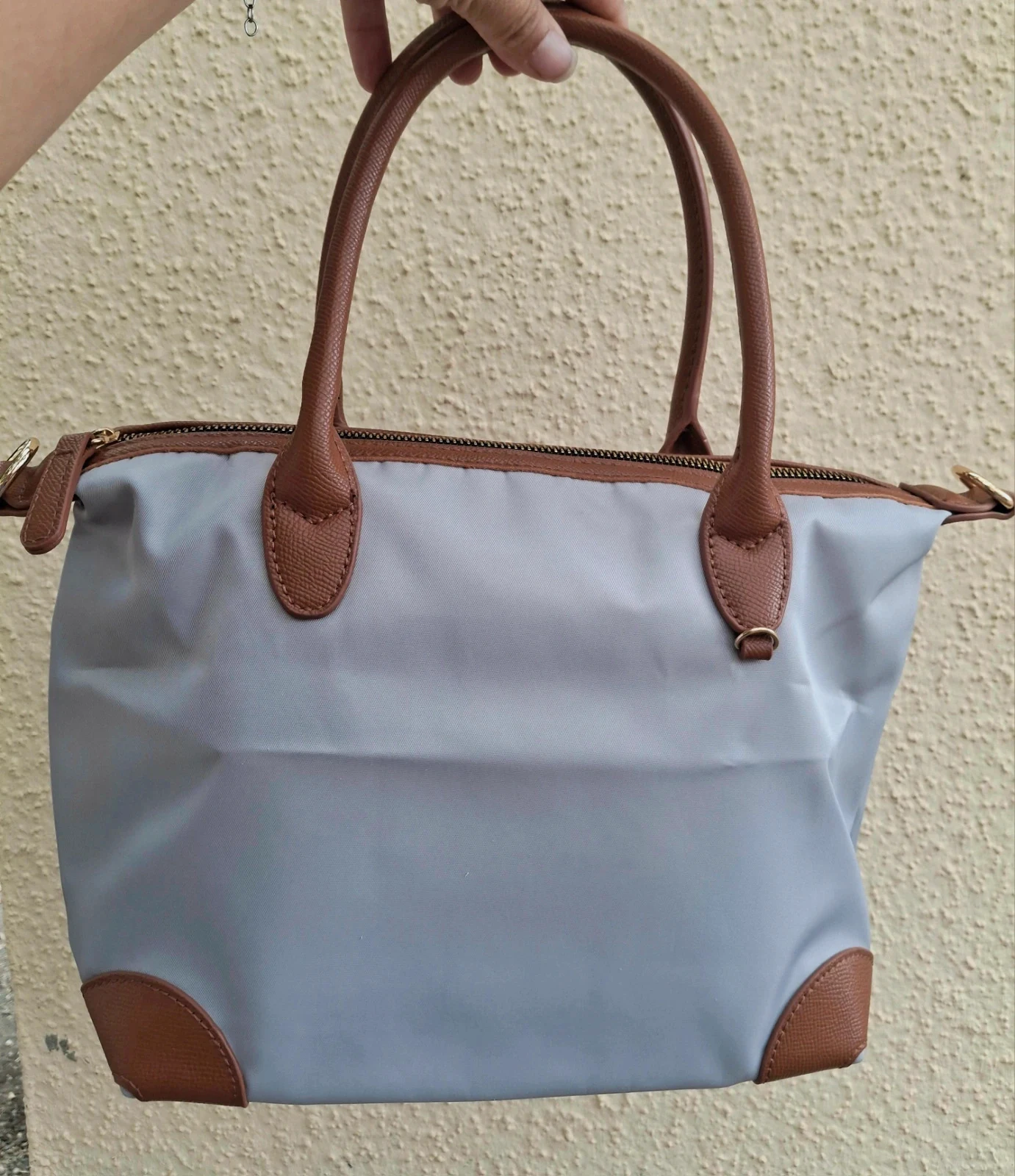 Sac bandoulière tissu imperméable gris clair