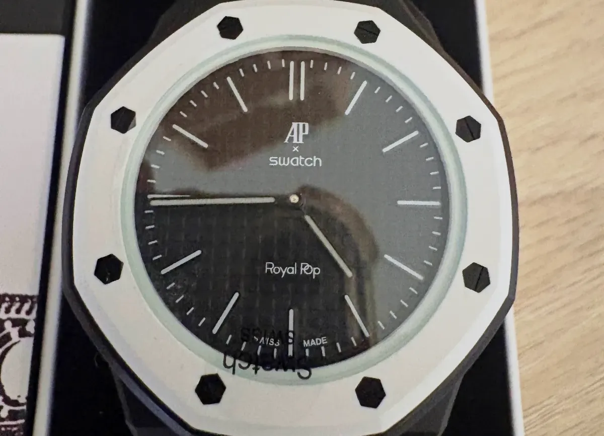 Montre Swatch x Audemars Piguet Royal Oak Ocho Negro – Swatch – noir et blanc – taille L 4