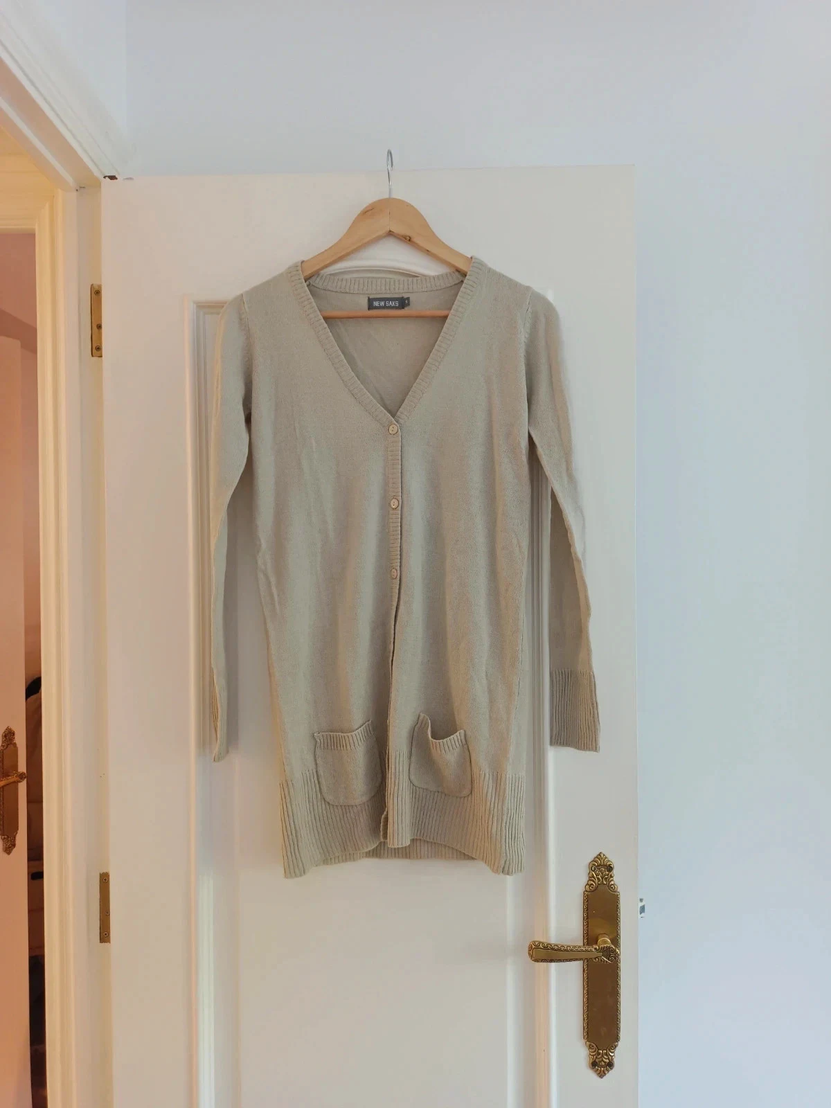 Cardigan beige New Saks S punto fino botones pockets soft knit chaqueta ligera