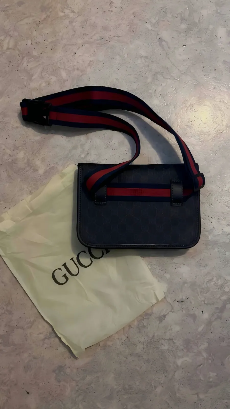 Sacoche Gucci noir - modèle très recherché – Gucci – taille Taille unique 4