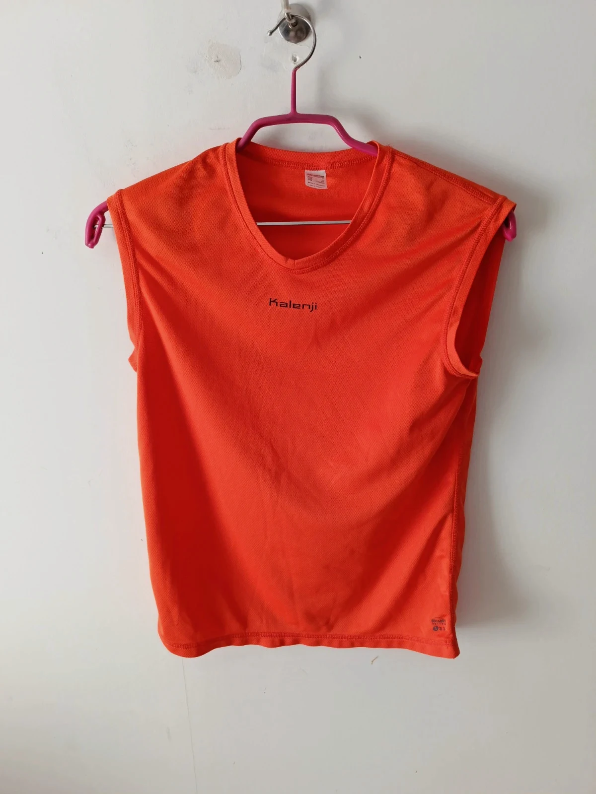 💛Je vends ce t-shirt sans manches de la marque Decathlon💛