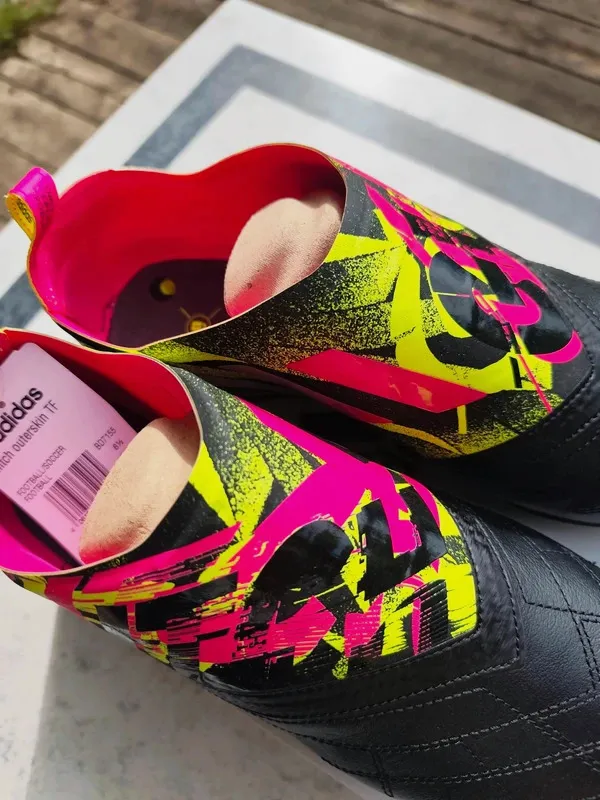 Chaussures de football Adidas Glitch terrain synthétique – adidas – noir, jaune, rose – taille 44 5