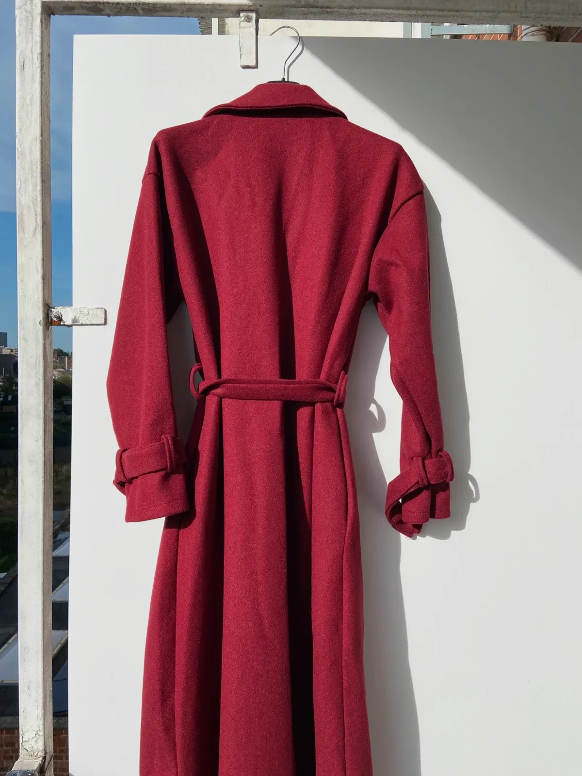 Manteau long bordeaux avec ceinture Taille Unique / Burgundy long overcoat One Size – taille Taille unique 5