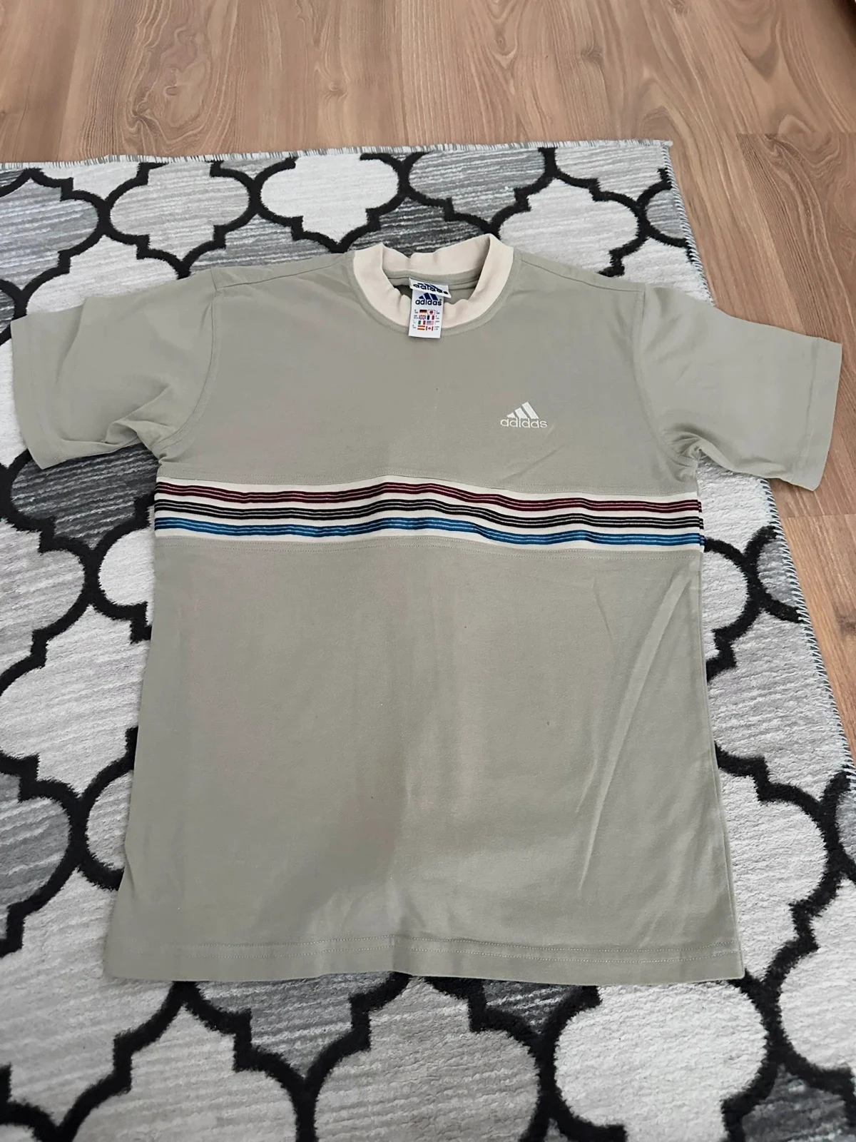 Adidas Vintage T-Shirt