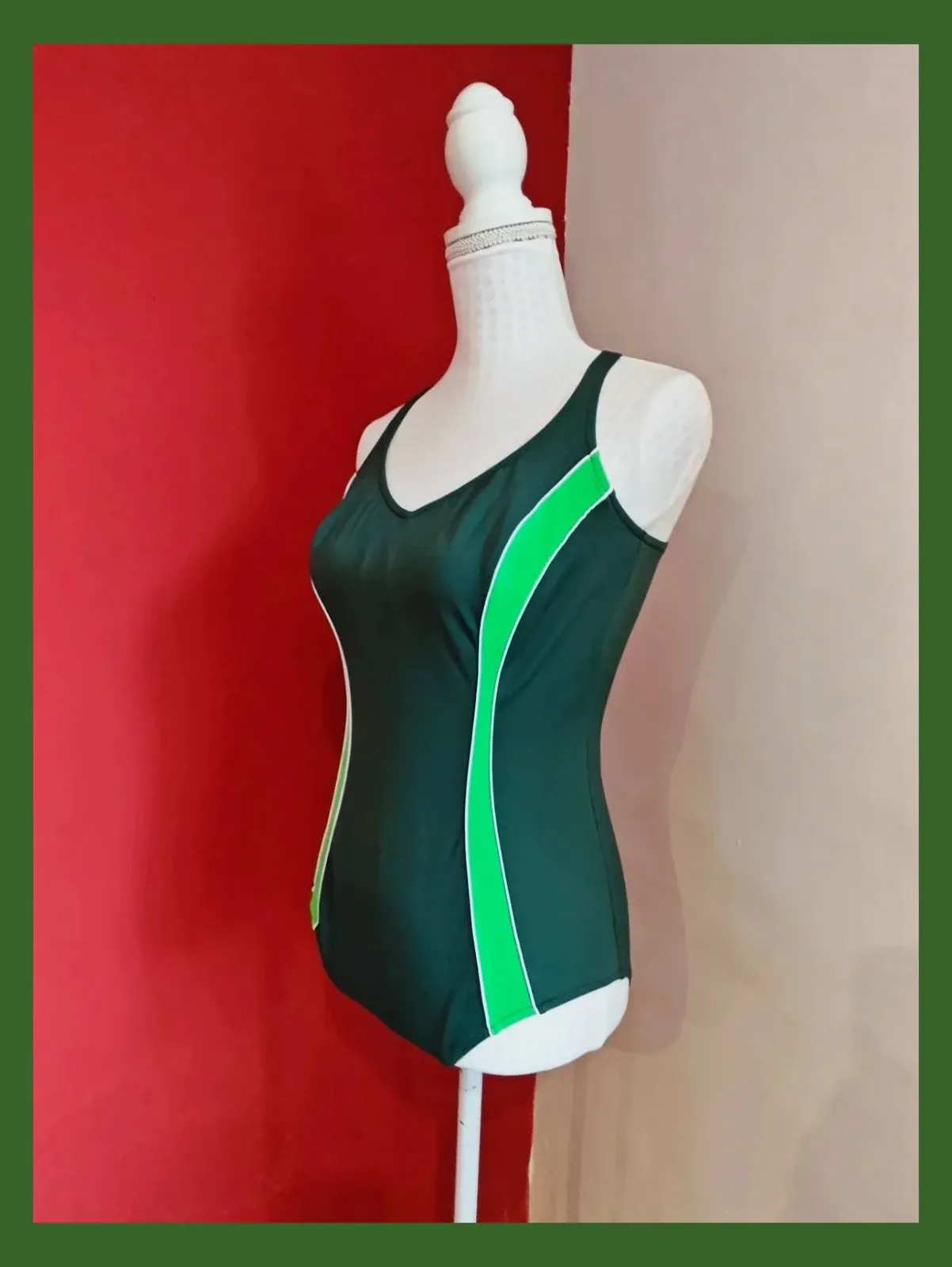 🌺 Bañador verde caqui con ondas verticales verde pistacho y blanco – Deidad – taille L / 40 / 12 2