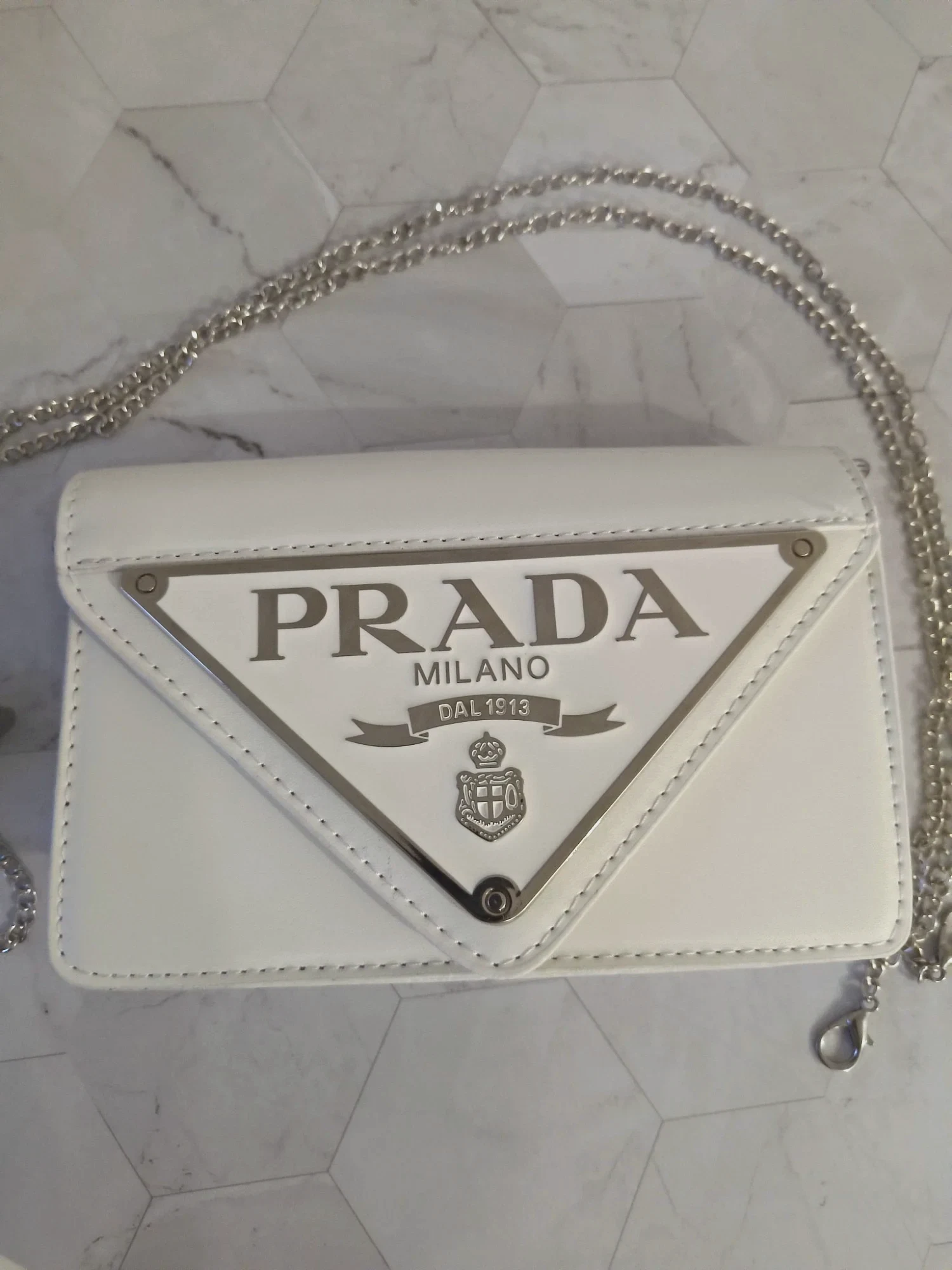 Sac bandoulière Prada blanc à chaîne