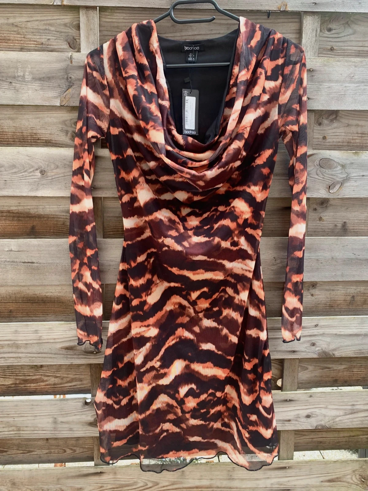 Robe Boohoo neuve avec étiquette – Imprimé tigre – Taille 36 🐅🤎