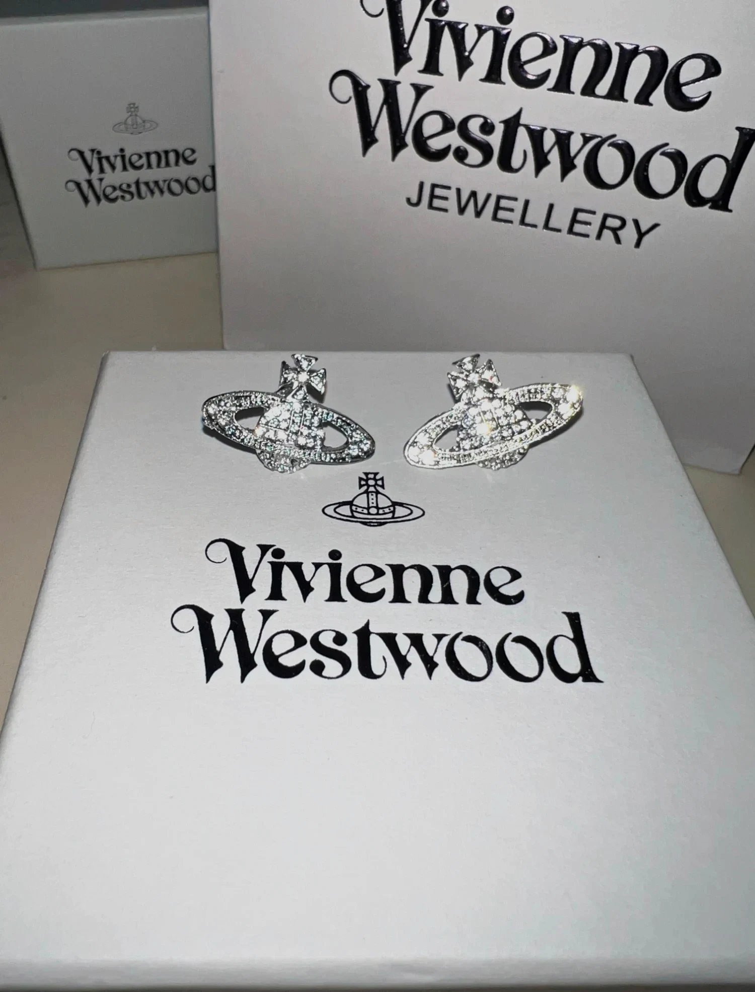 Boucles d'oreilles Orb Vivienne Westwood argentées