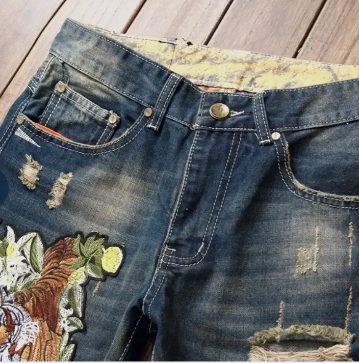 Jean brodé motif tigre effet déchiré – Japan style – taille 36 2