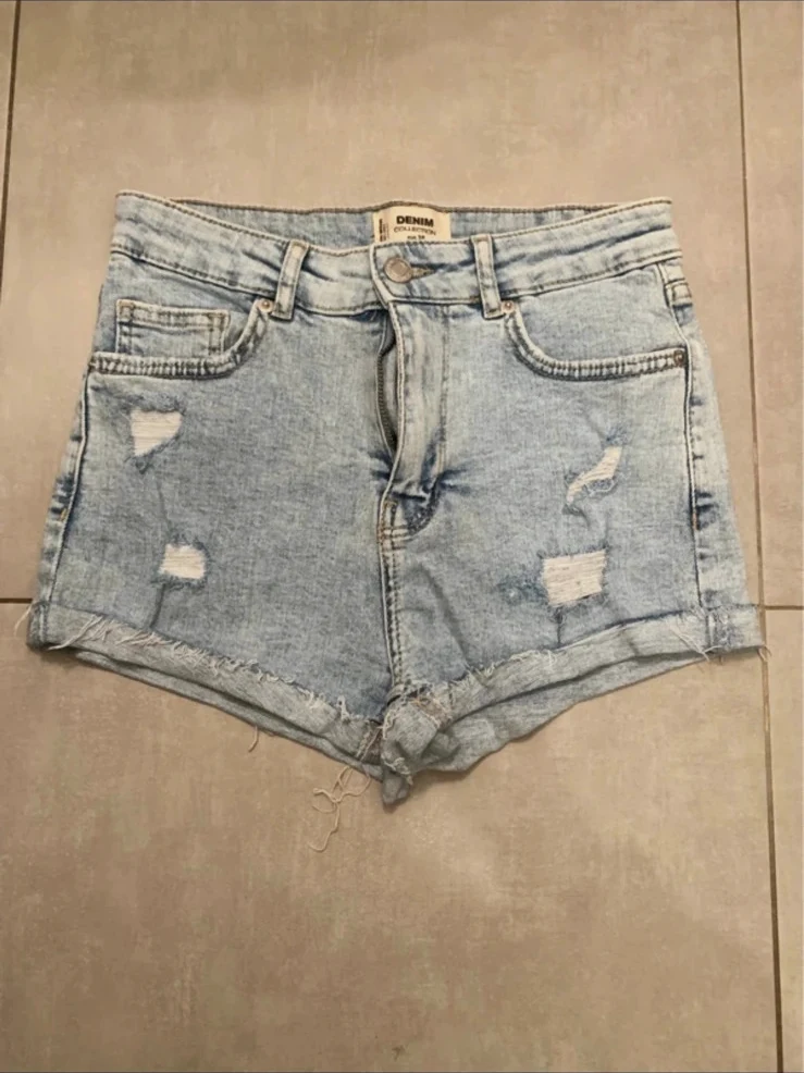 Short en jean clair destroy Tally Weijl T36 neuf – effet vintage