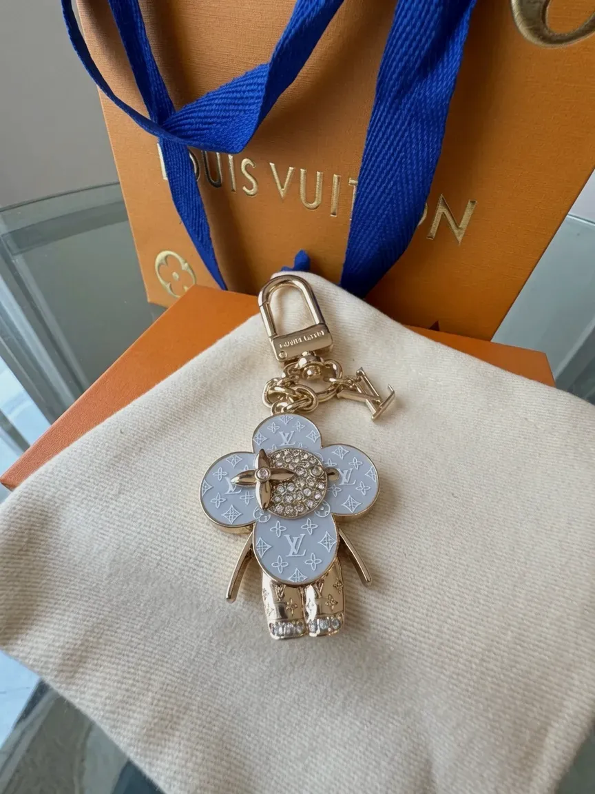Porte-clés style Louis Vuitton – Louis Vuitton – argenté – taille Taille unique 3