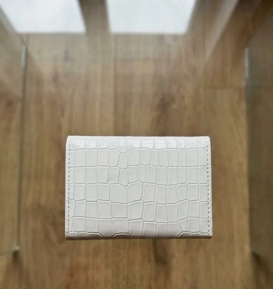 Portefeuille Vivienne Westwood blanc effet croco fermoir doré – Vivienne Westwood – blanc – taille Taille unique 2