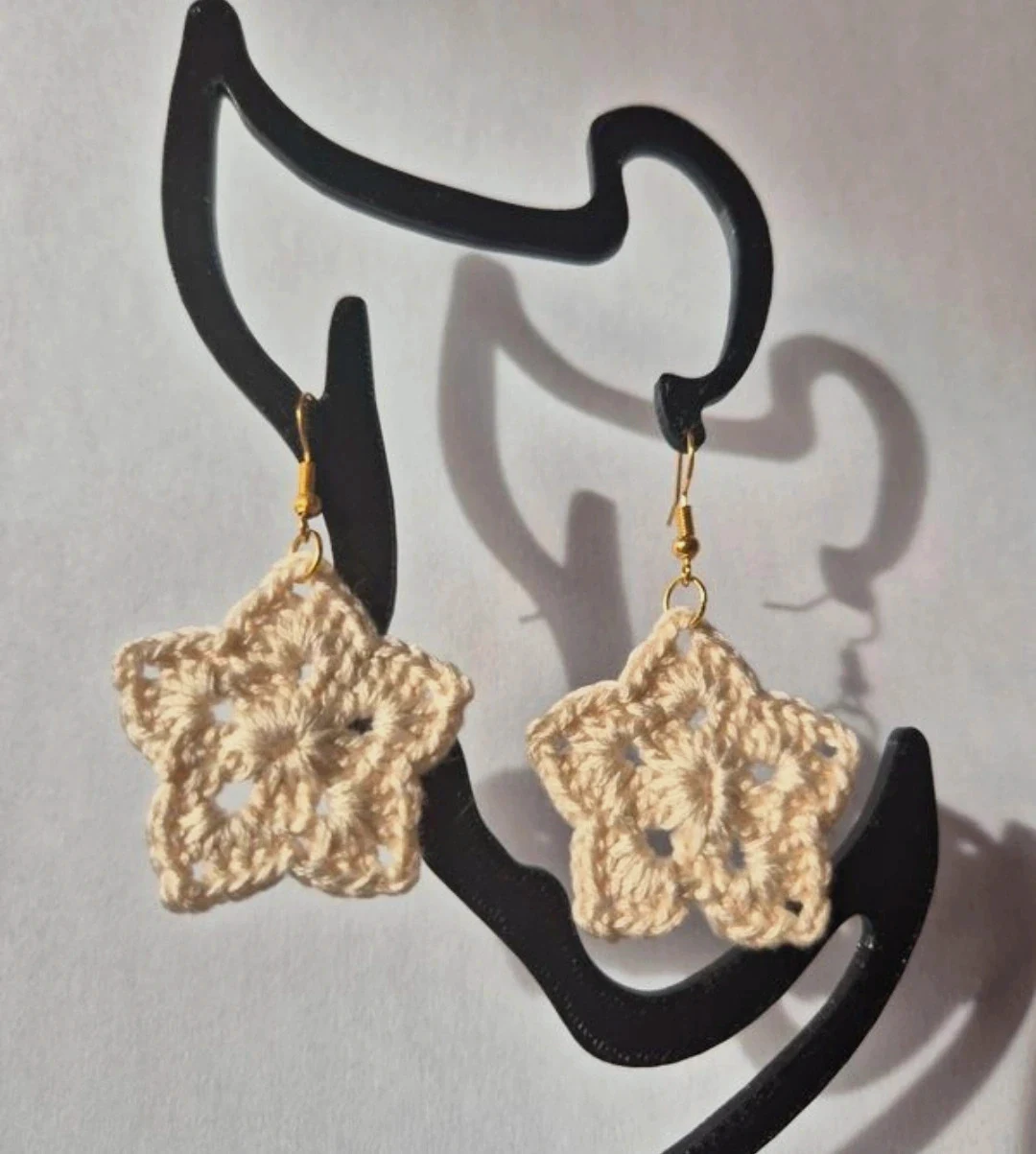 Boucles oreilles fleurs beige rosé-jamais porter