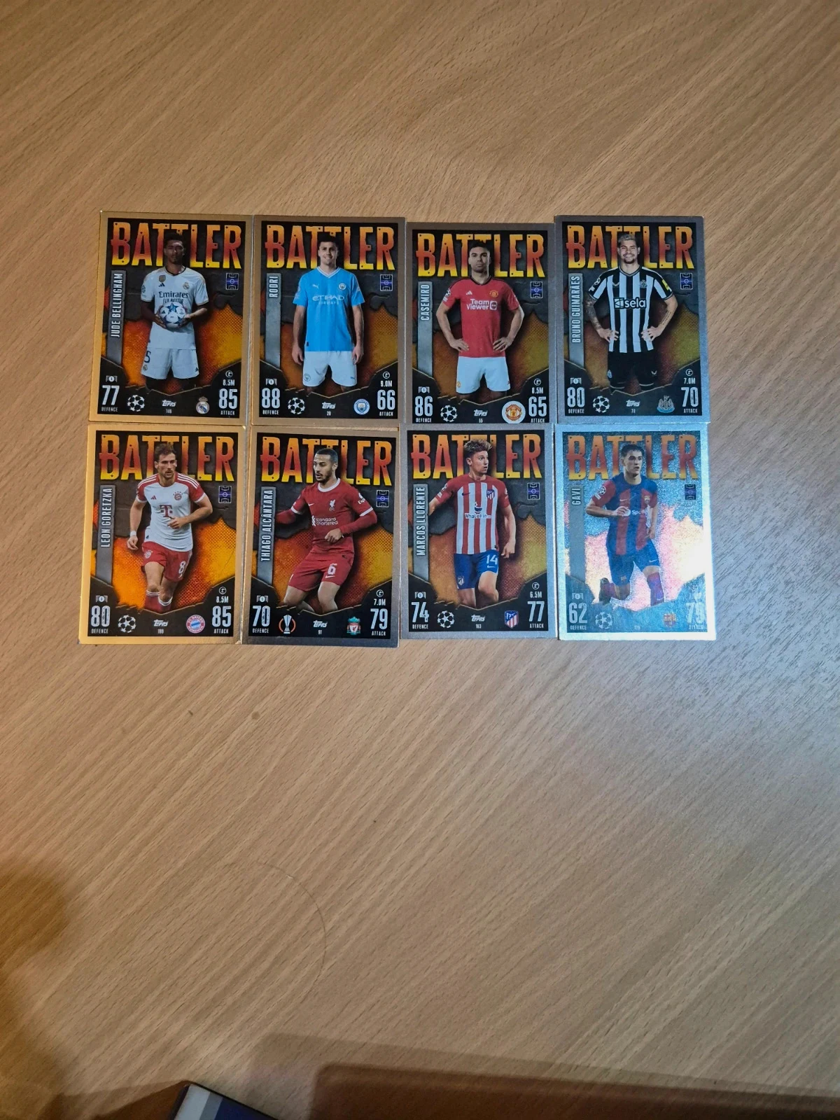 Lot de 8 cartes topps match attax Battler