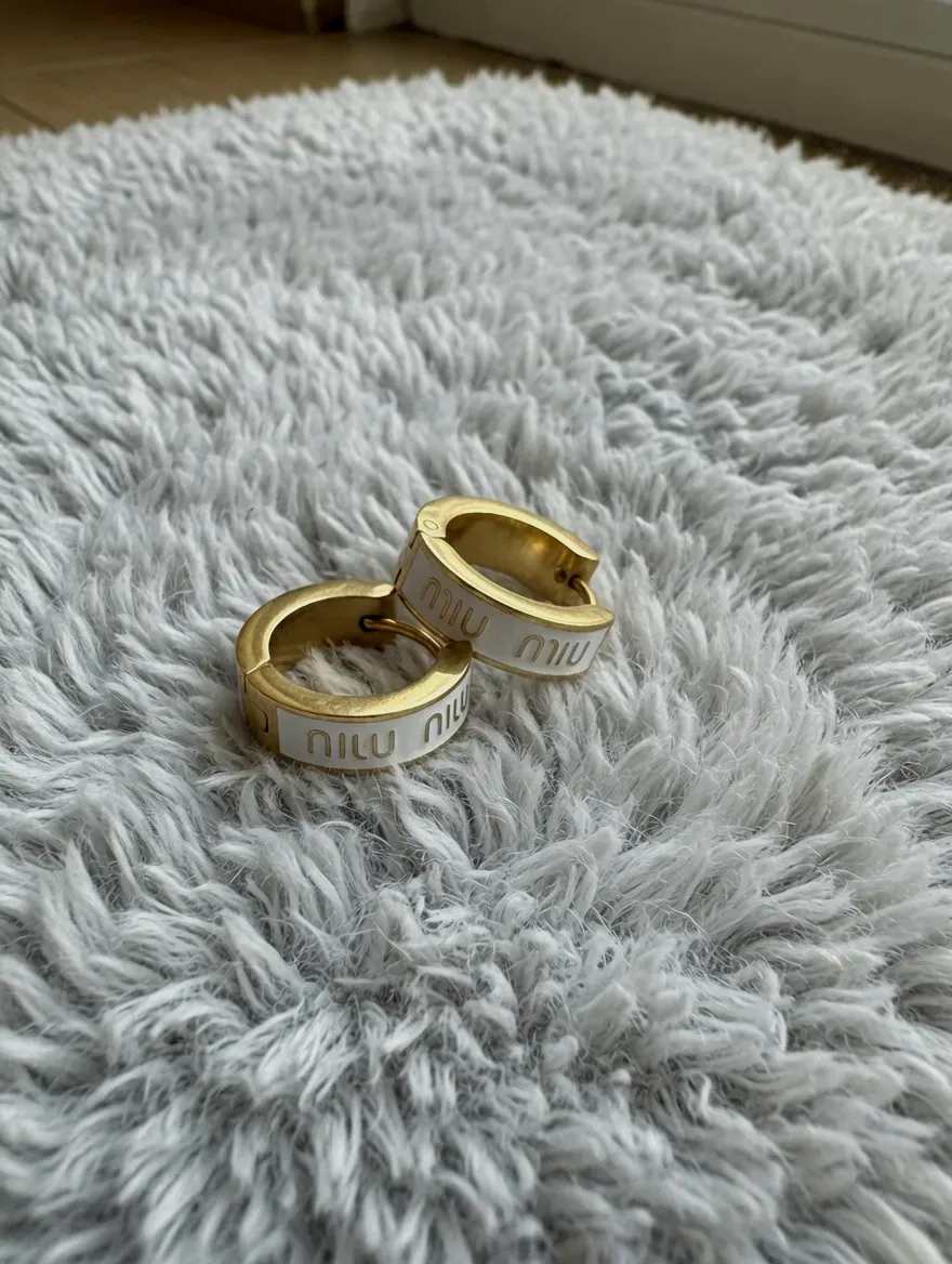 Boucles d'oreilles Miu Miu créoles dorées – Miu Miu – doré – taille Taille unique 2
