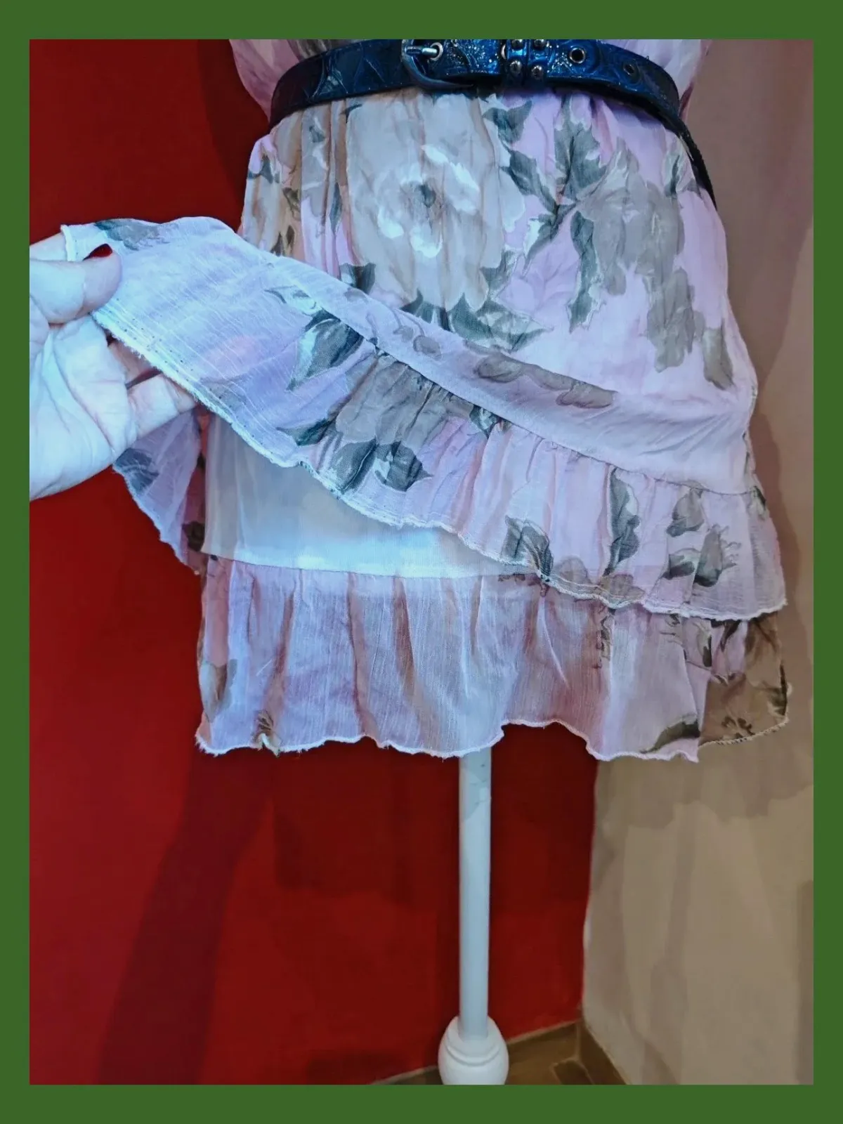 🌺Blusa malva con estampado floral y volante en bajo, con regalo de cinturón – taille M / 38 / 10 3
