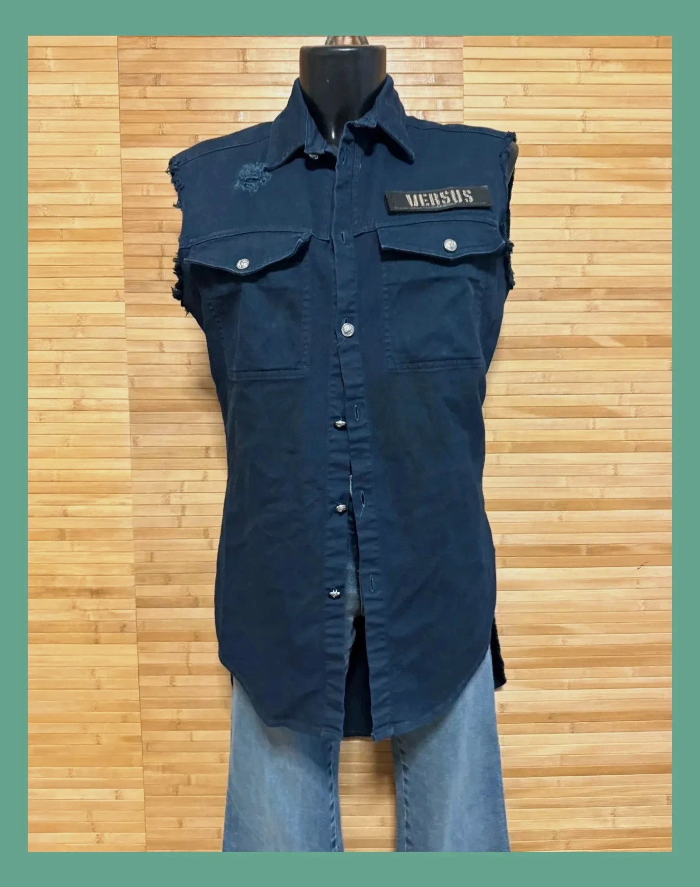 Chaleco vaquero de Versace, talla 46 italiana, 42 España 😍