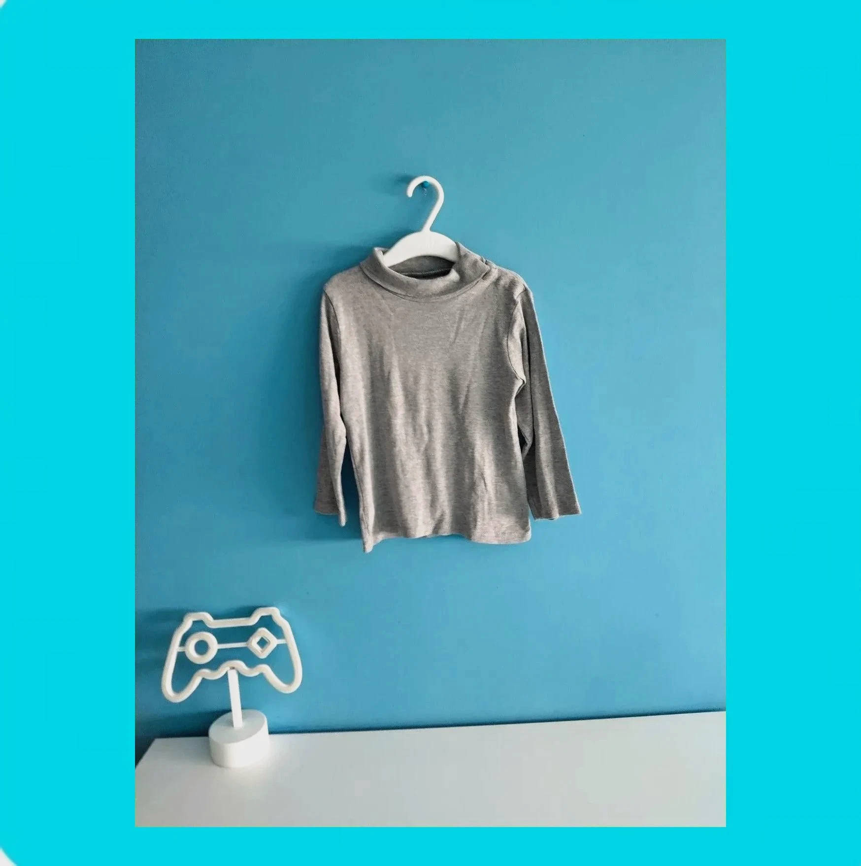 🩵 Camiseta Básica Cuello Vuelto 🩵 – Kiabi – taille 4 ans / 104 cm