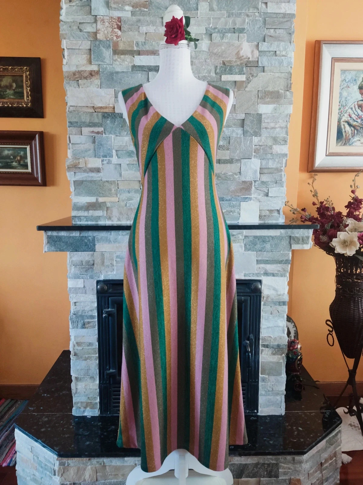 🔥 Precioso vestido de tirantes anchos con rayas multicolor con brillos