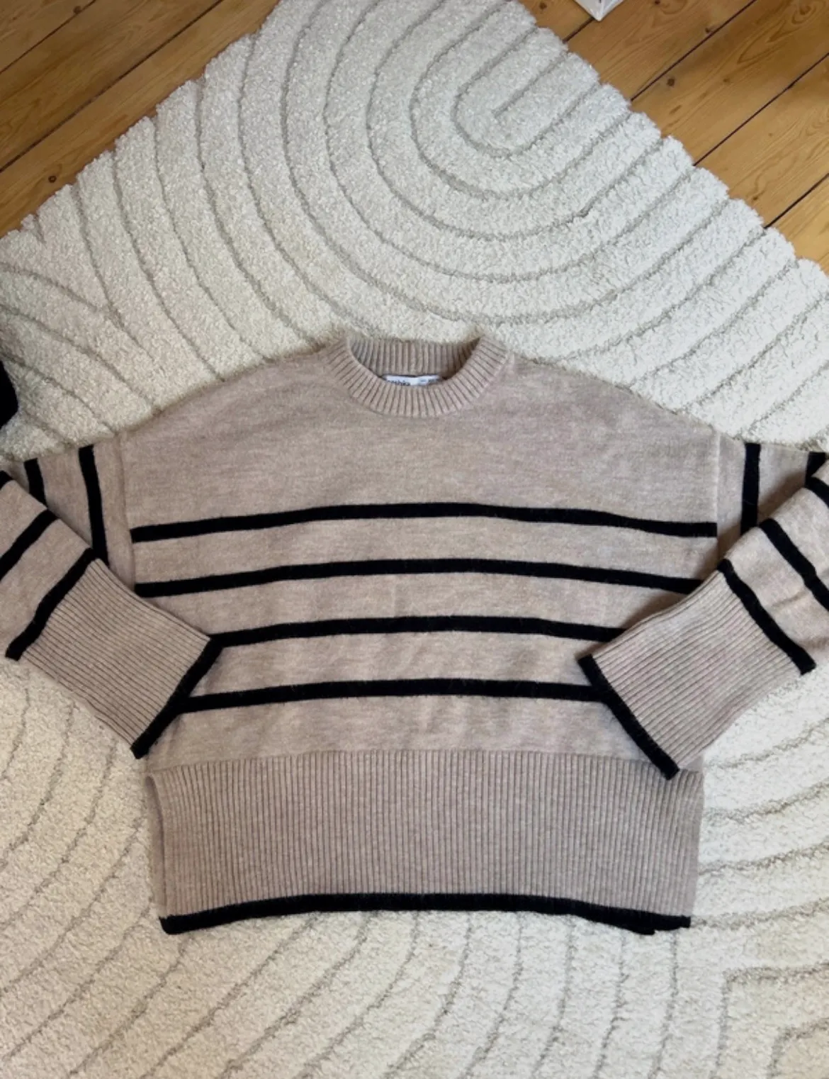 pull marinière noir et beige taille S – Bershka – taille S 2