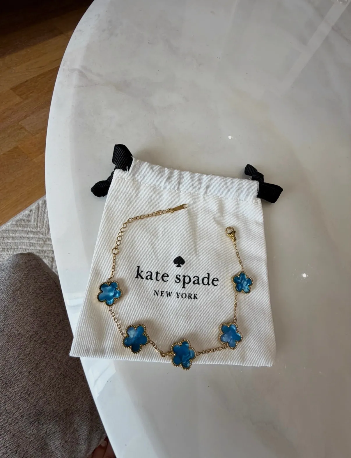 Kate Spade bracelet chaîne fleurs bleues – kate spade – doré avec fleurs bleues – taille Taille unique 2