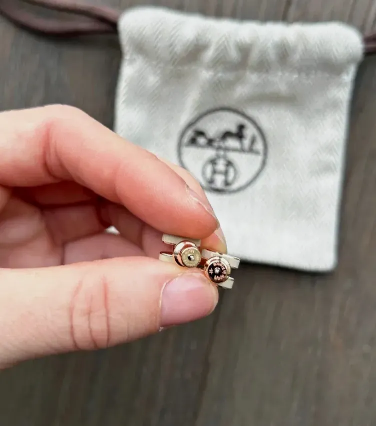 Boucles d'oreilles  Hermès Mini Pop H doré et beige  – Hermès – doré et beige 3