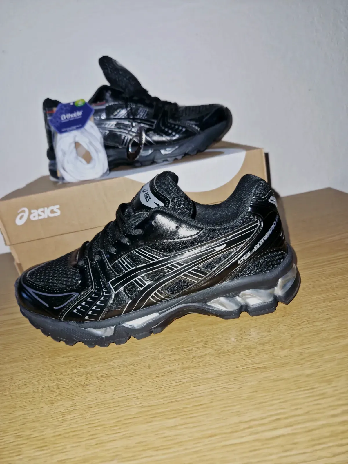 Asics Gel kayano 14 UK 7 black/silver – Asics – black/silver – taille UK 7 3