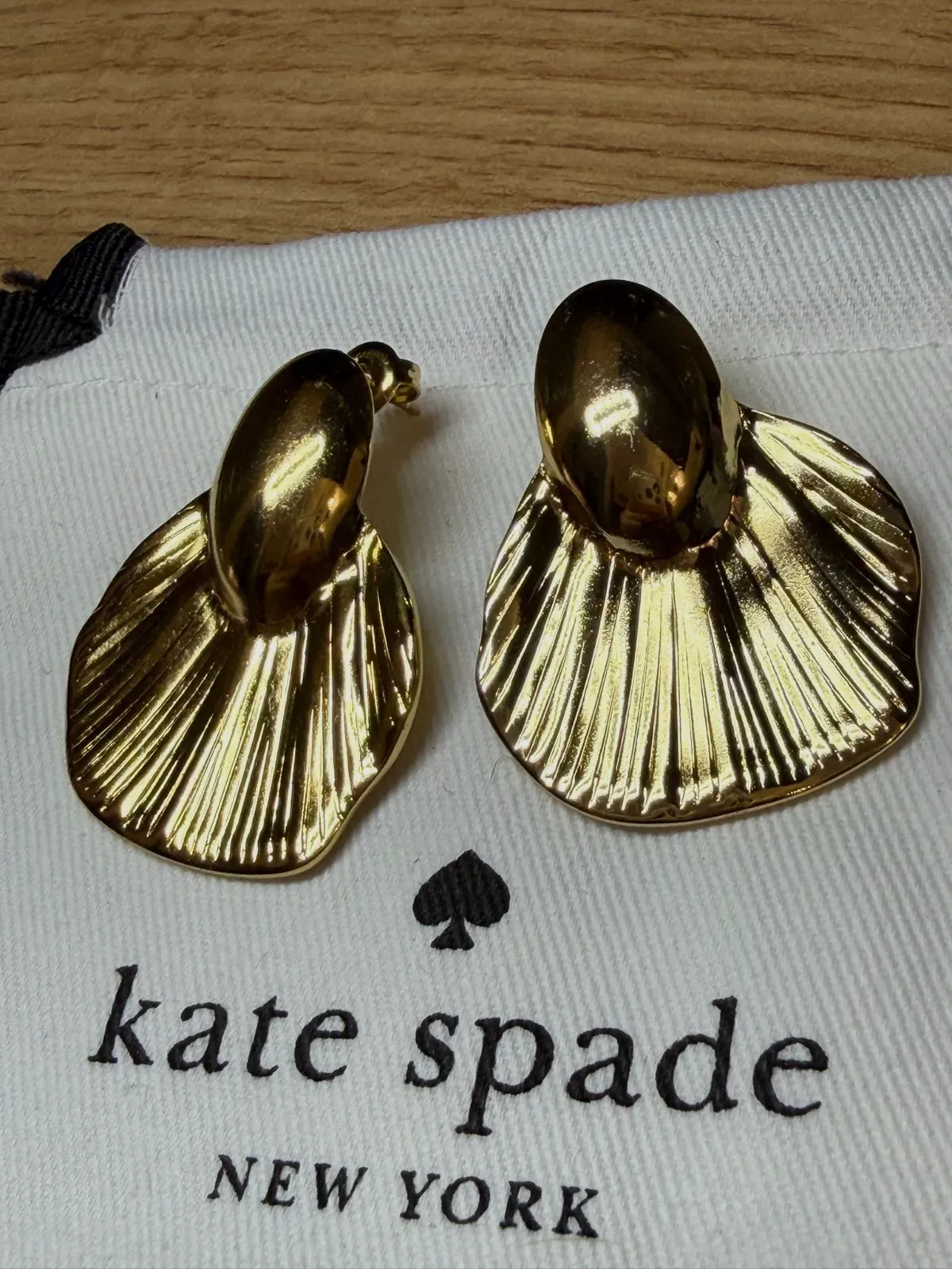 Boucles d'oreilles Kate Spade dorées motif coquillage – kate spade – doré – taille Taille unique 3