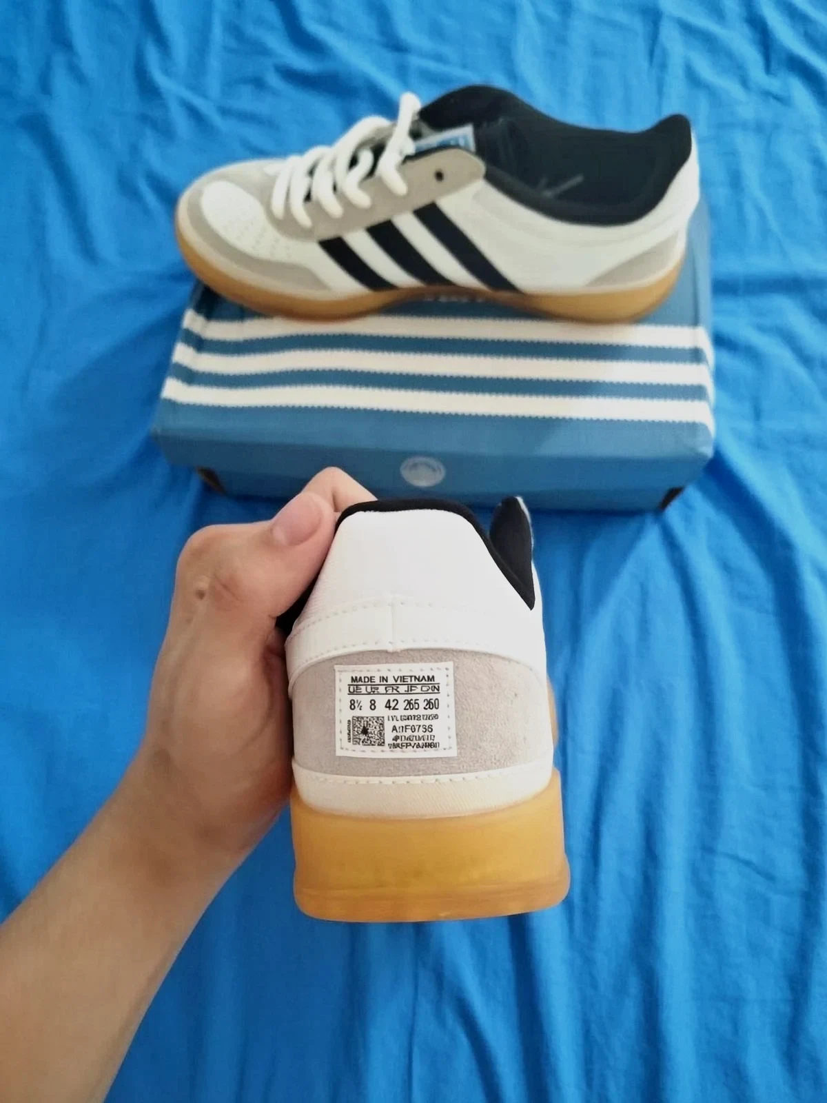 Adidas sneakers blanc noir semelle gomme