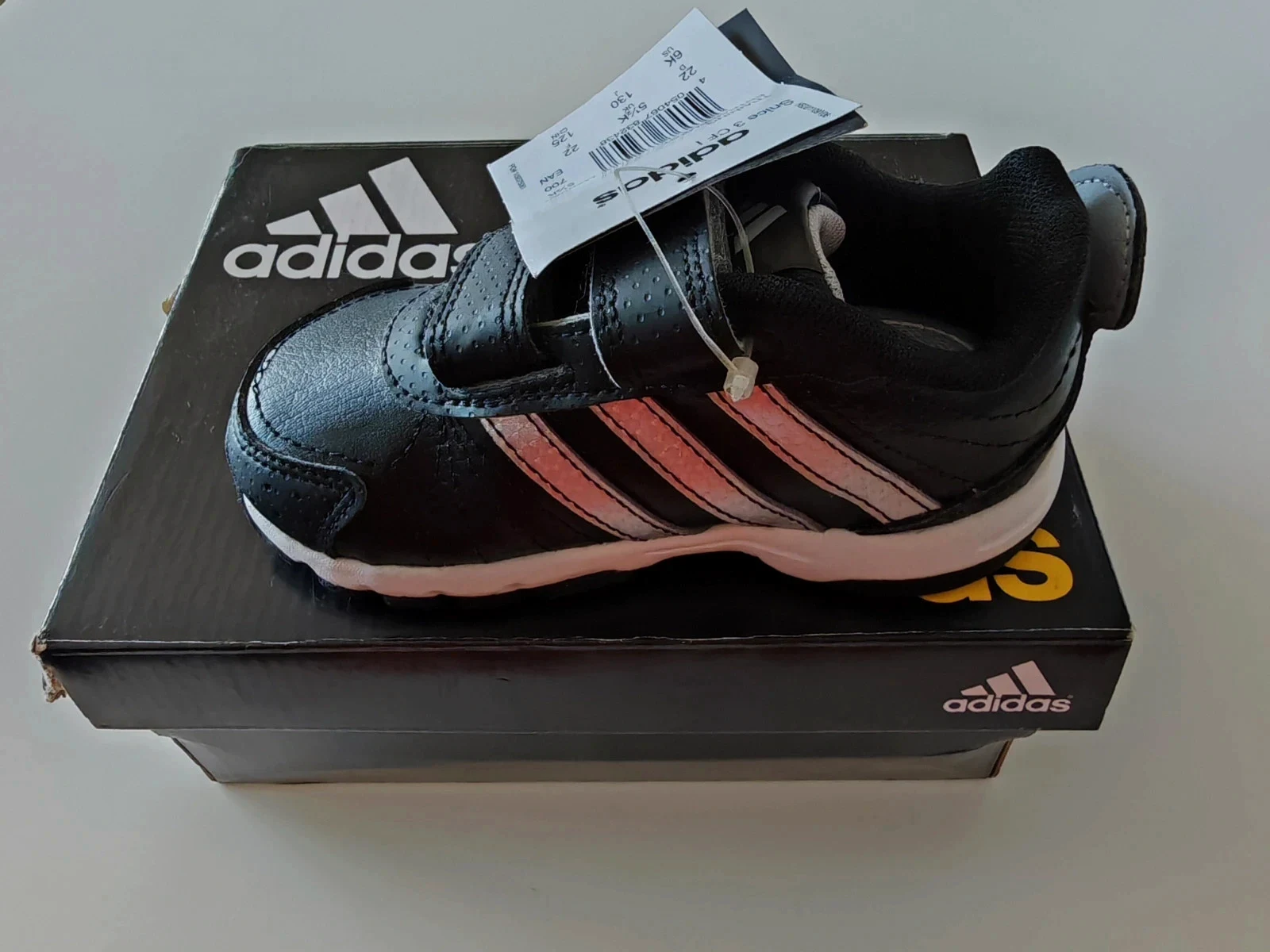 Baskets Adidas enfant - taille 22