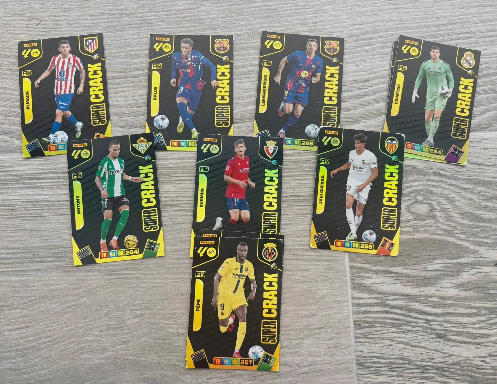 Cromos de la colección Panini Adrenalyn XL 2025-2026