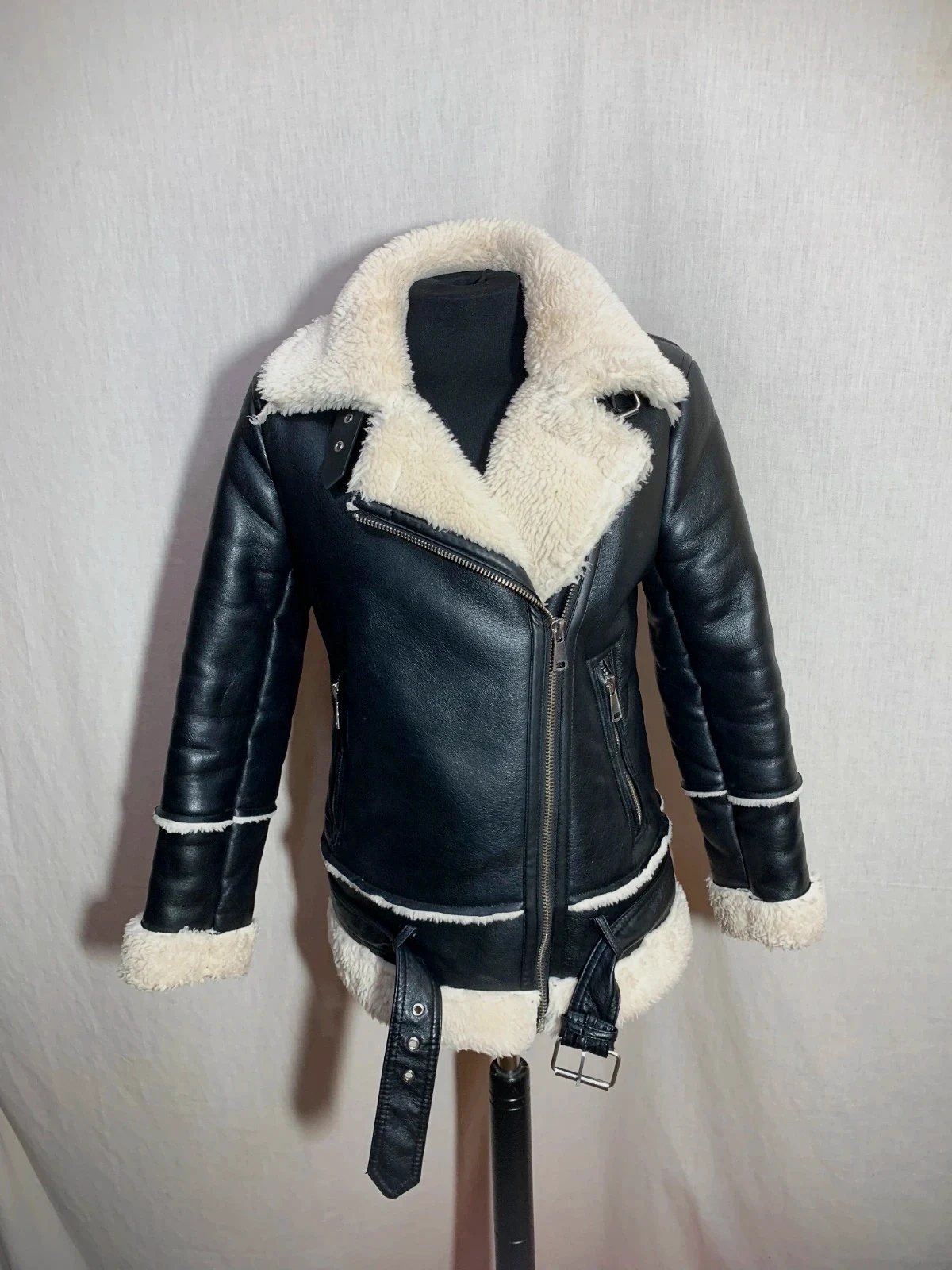 Chaqueta Efecto Cuero Negra | Black Faux Leather Jacket | Stradivarius – Stradivarius – taille XS / 34 / 6