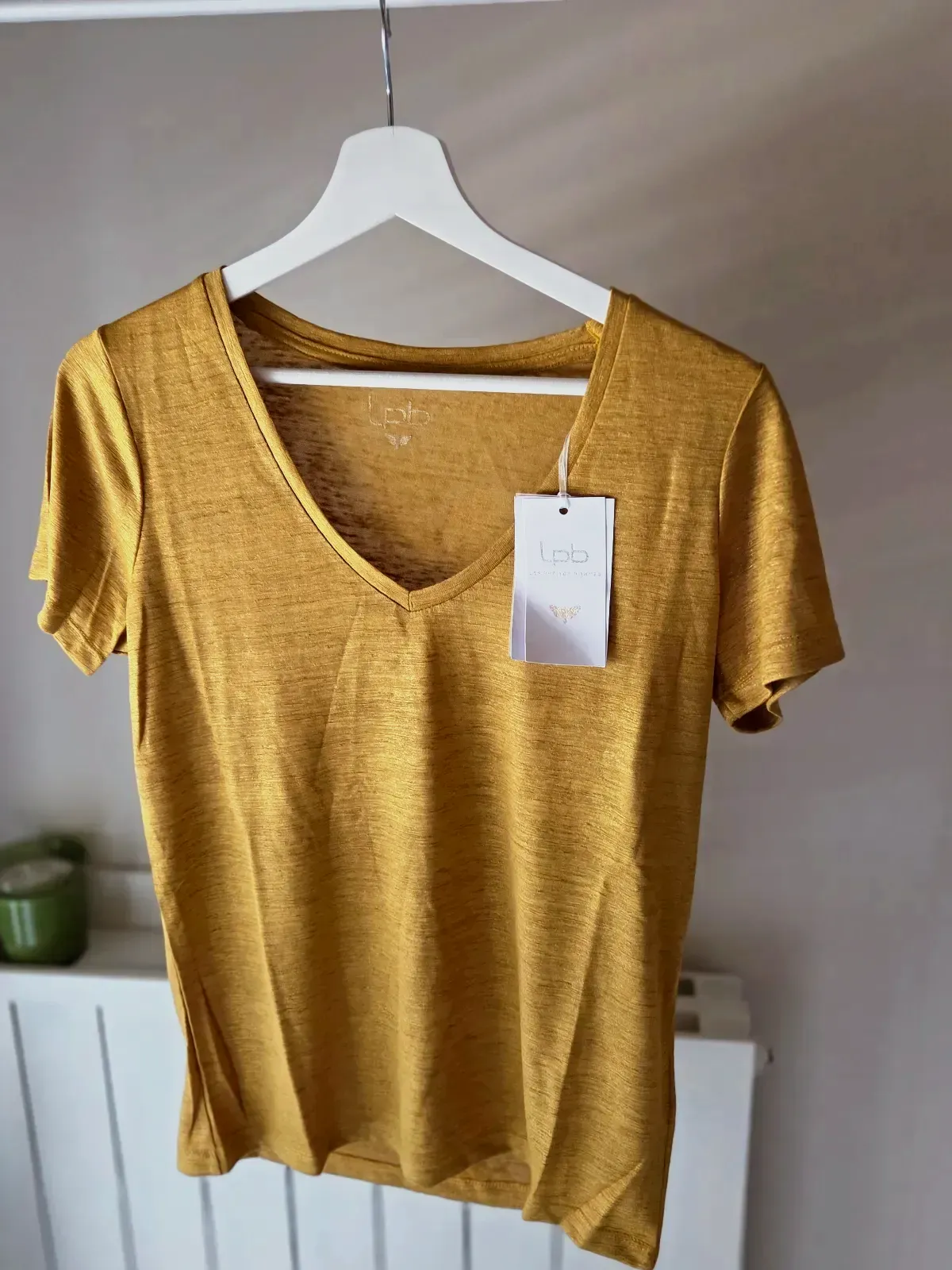 T-shirt jaune moutarde col V Les Petites Bombes Taille S – Les Petites Bombes – jaune moutarde – taille S 3