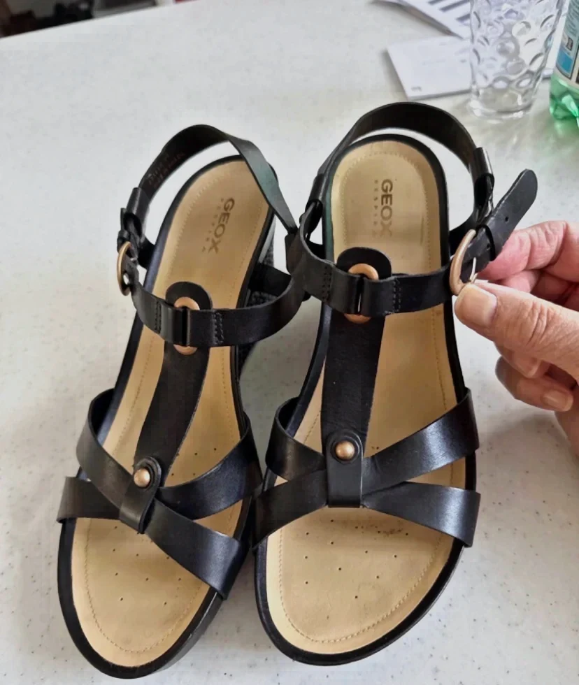 Sandales noires Geox cuir
