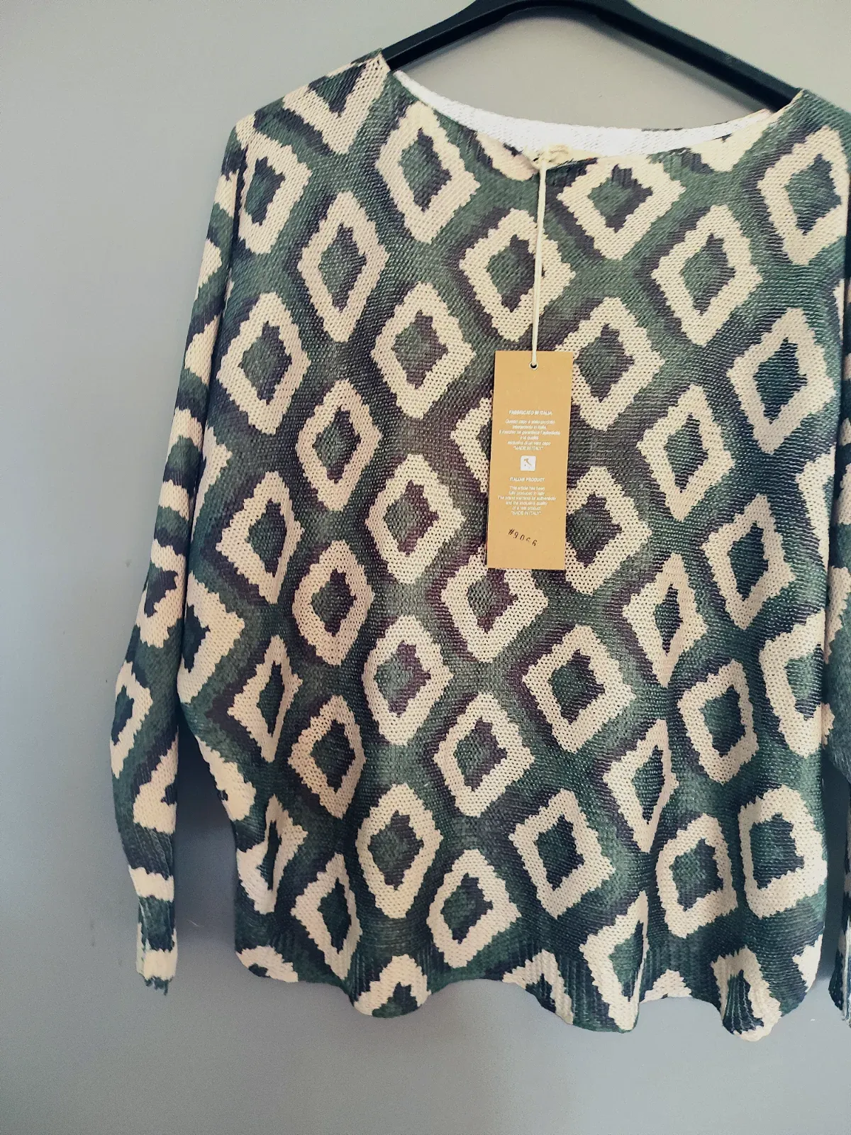 Pull léger oversize motifs losanges vert et beige – Capucine moda – taille Taille unique 2