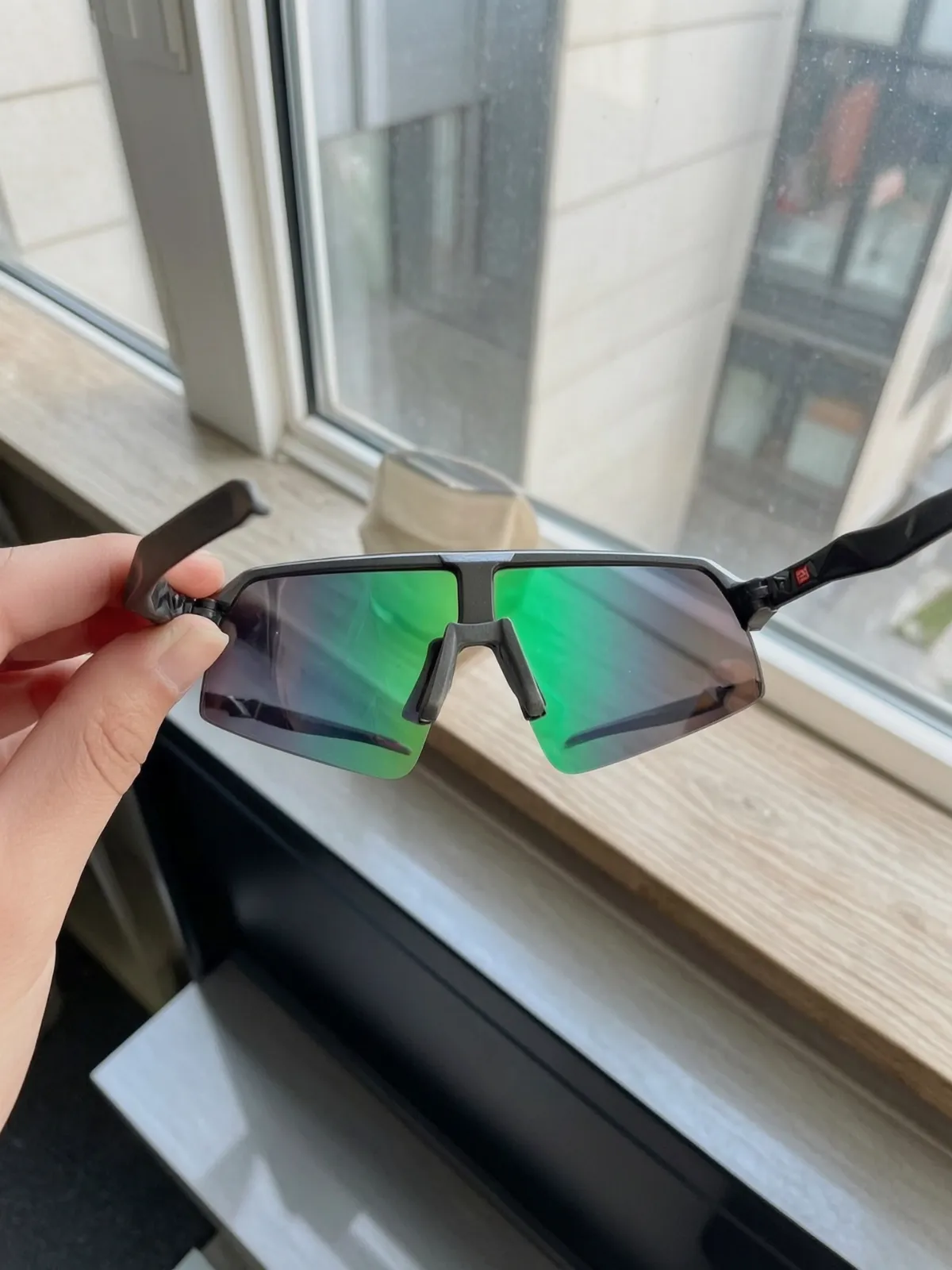 Lunettes de soleil sport Prizm – Oakley – noir avec verres bleu-rose 2