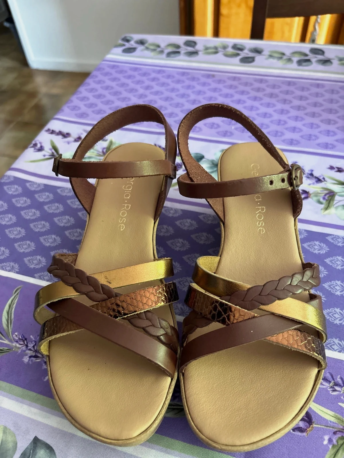 Sandales compensées
