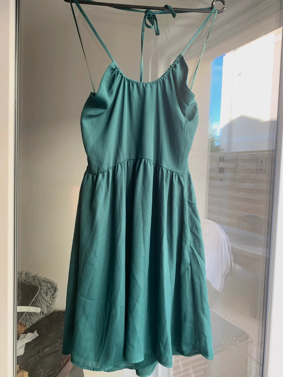 Robe fluide vert émeraude Etam T36 – dos nu à nouer – très bon état
