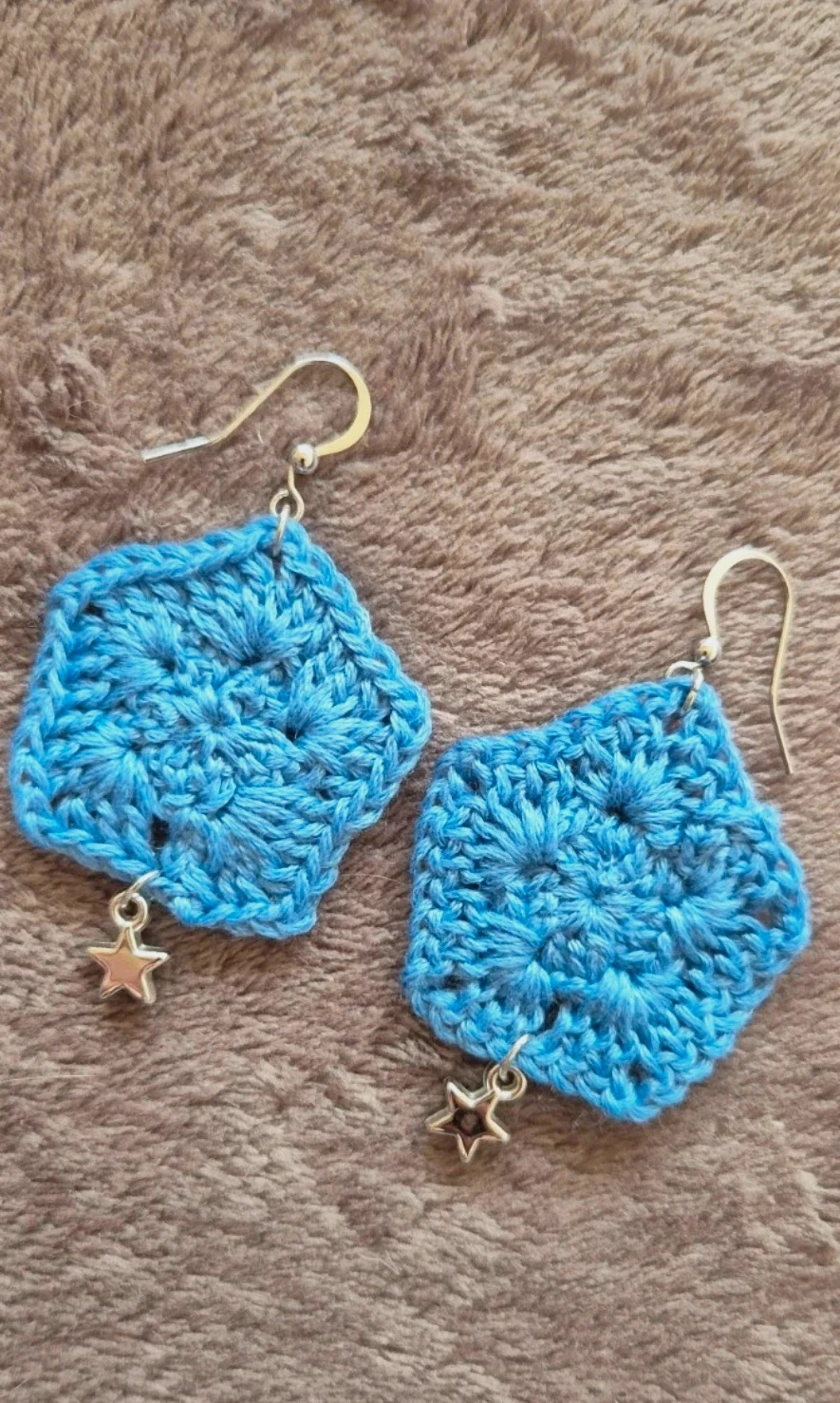 Jolie boucles oreilles bleu - breloque étoile