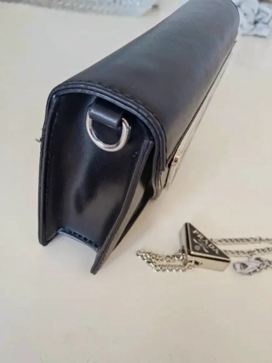 Portefeuille Prada Milano noir chaîne – Prada – noir 6
