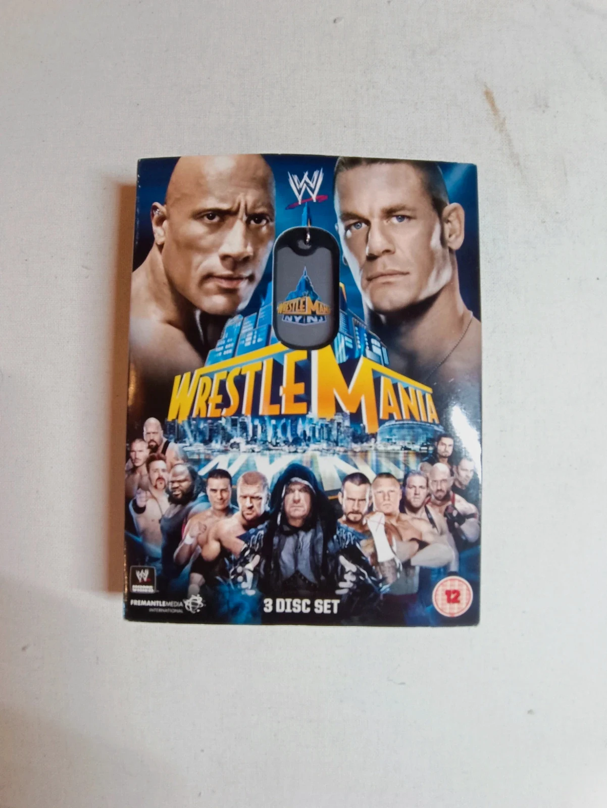Coffret de 3 Dvd Wrestle Mania 29 + collier