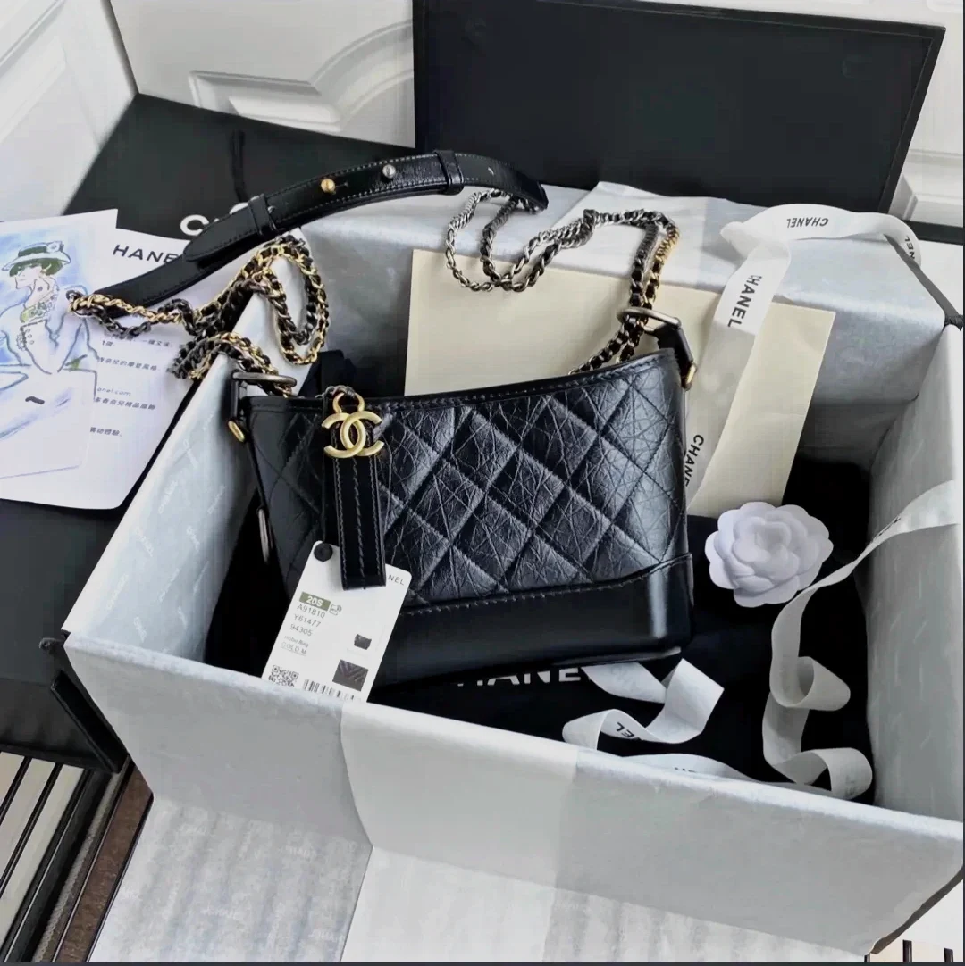 Chanel sac à main chaîne dorée noir