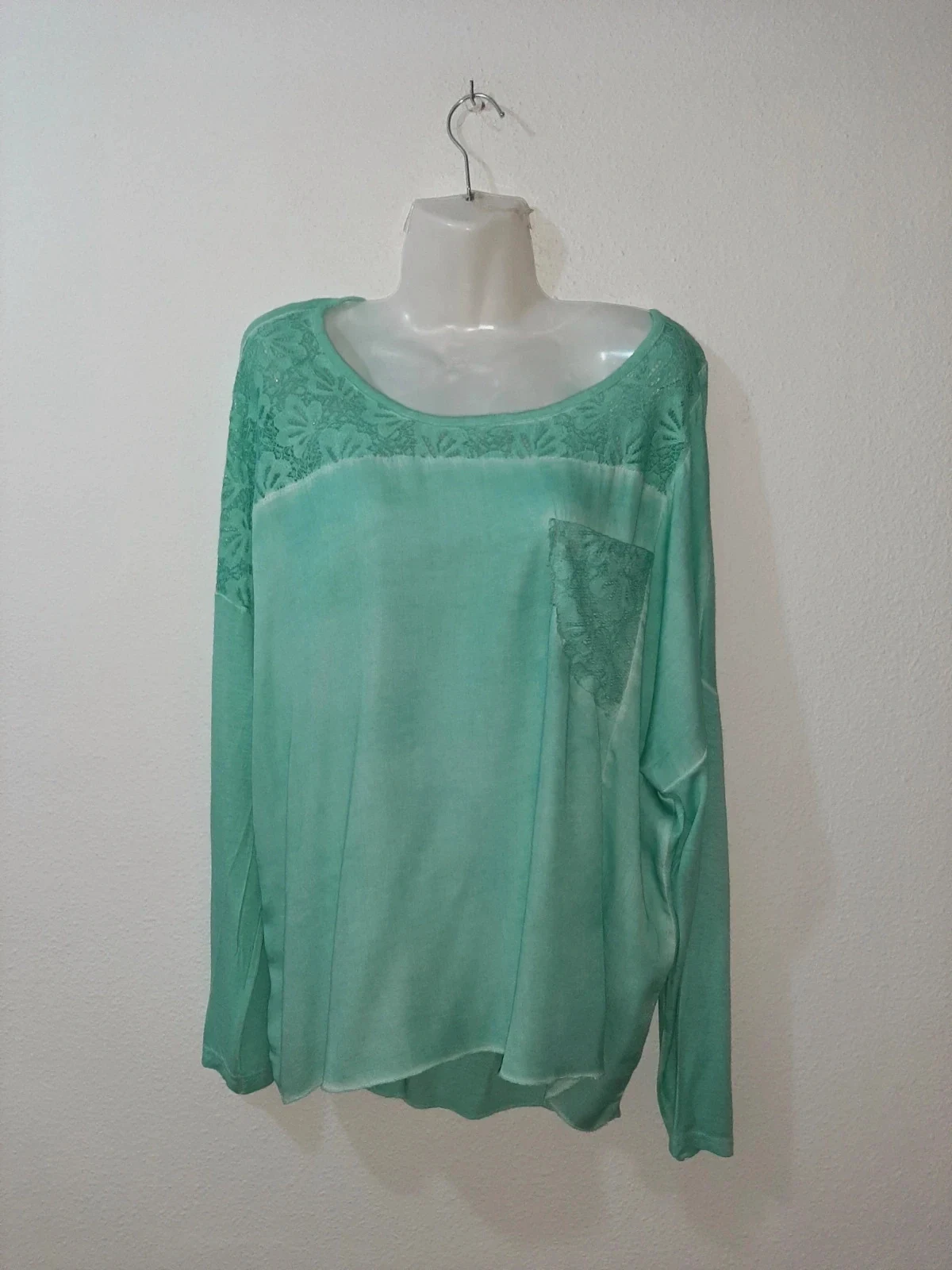 Blusa October