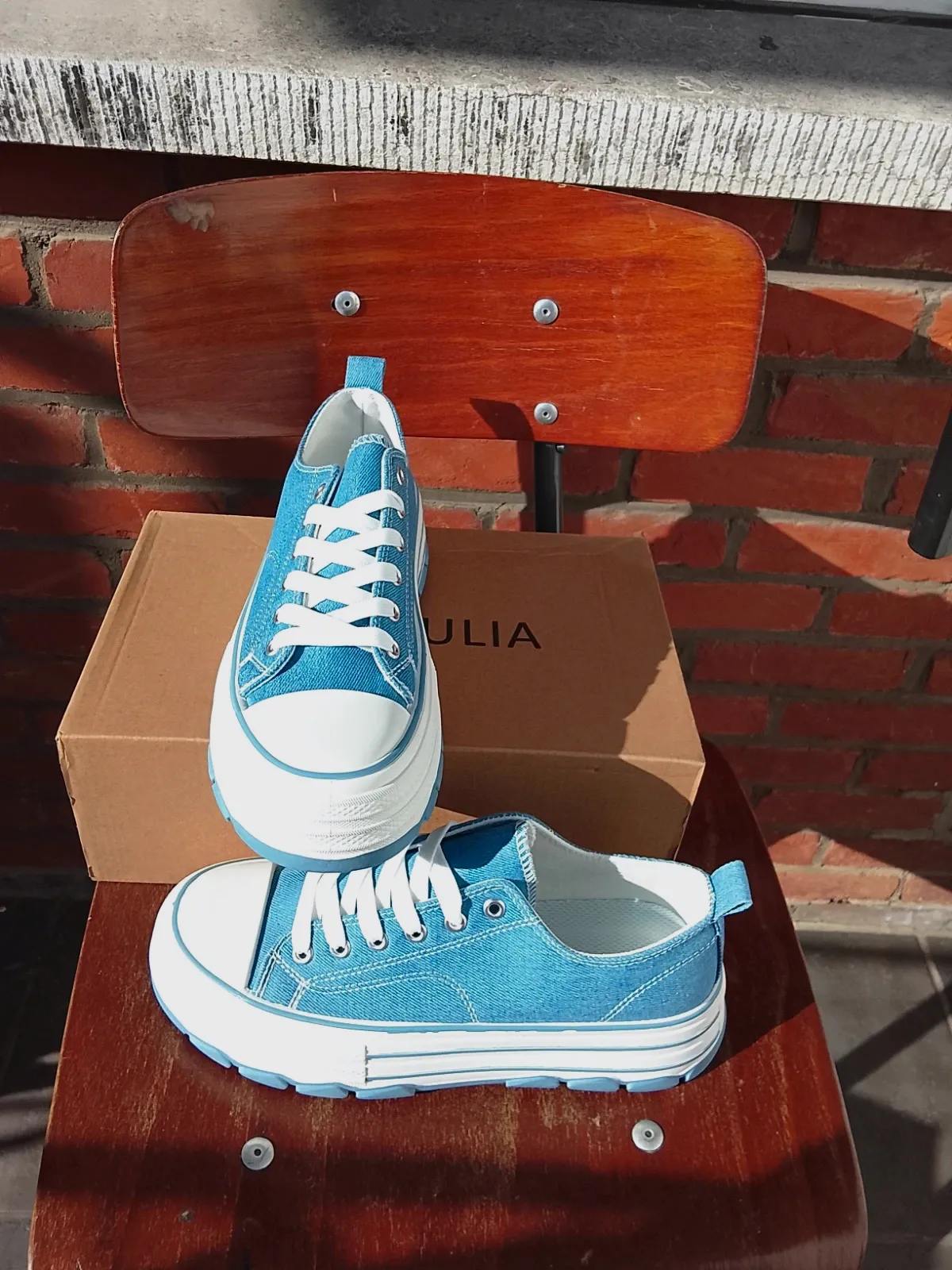 Basket bleue 39 – taille 39 5
